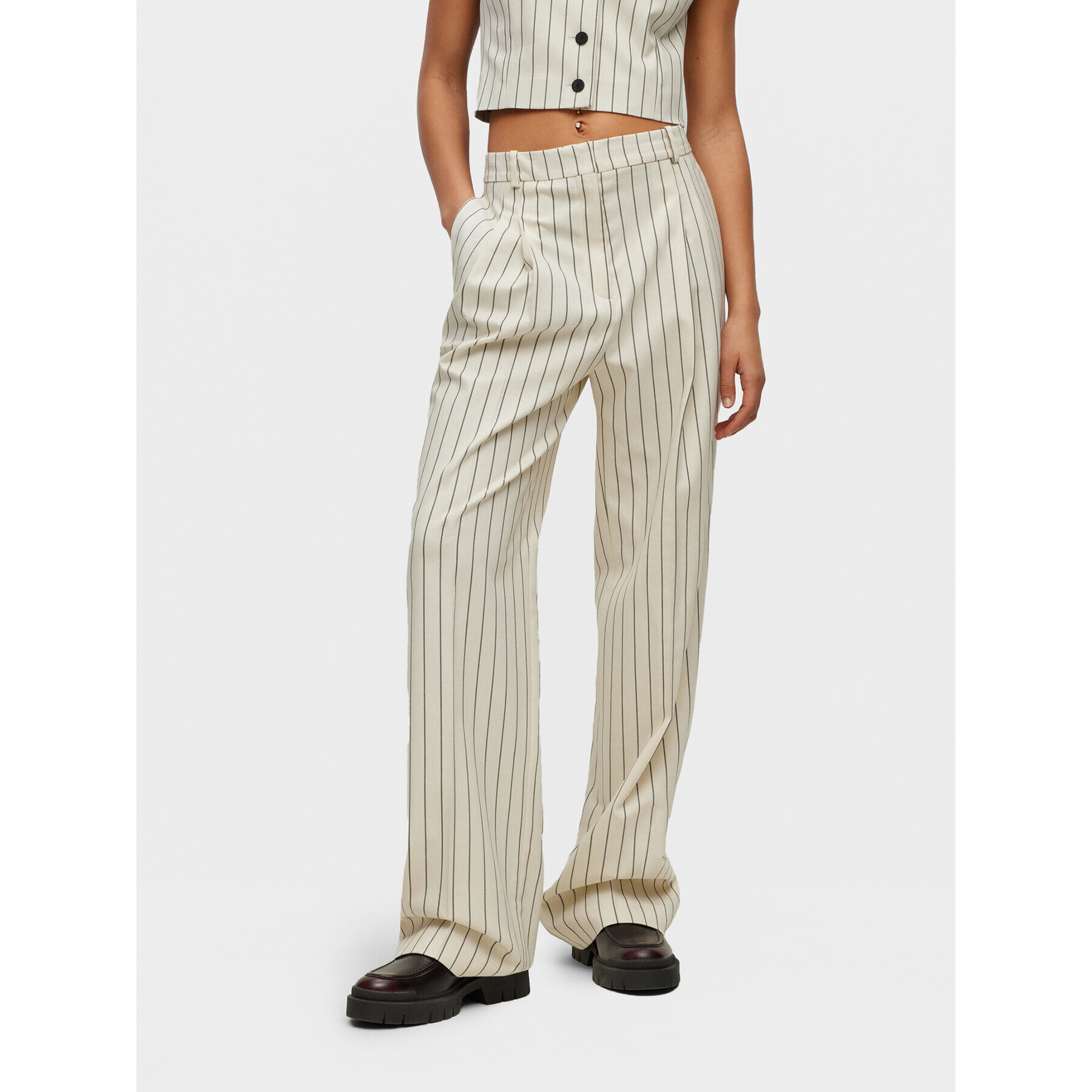 Hugo Pantaloni din material Havira 50495681 Écru Relaxed Fit - Pled.ro