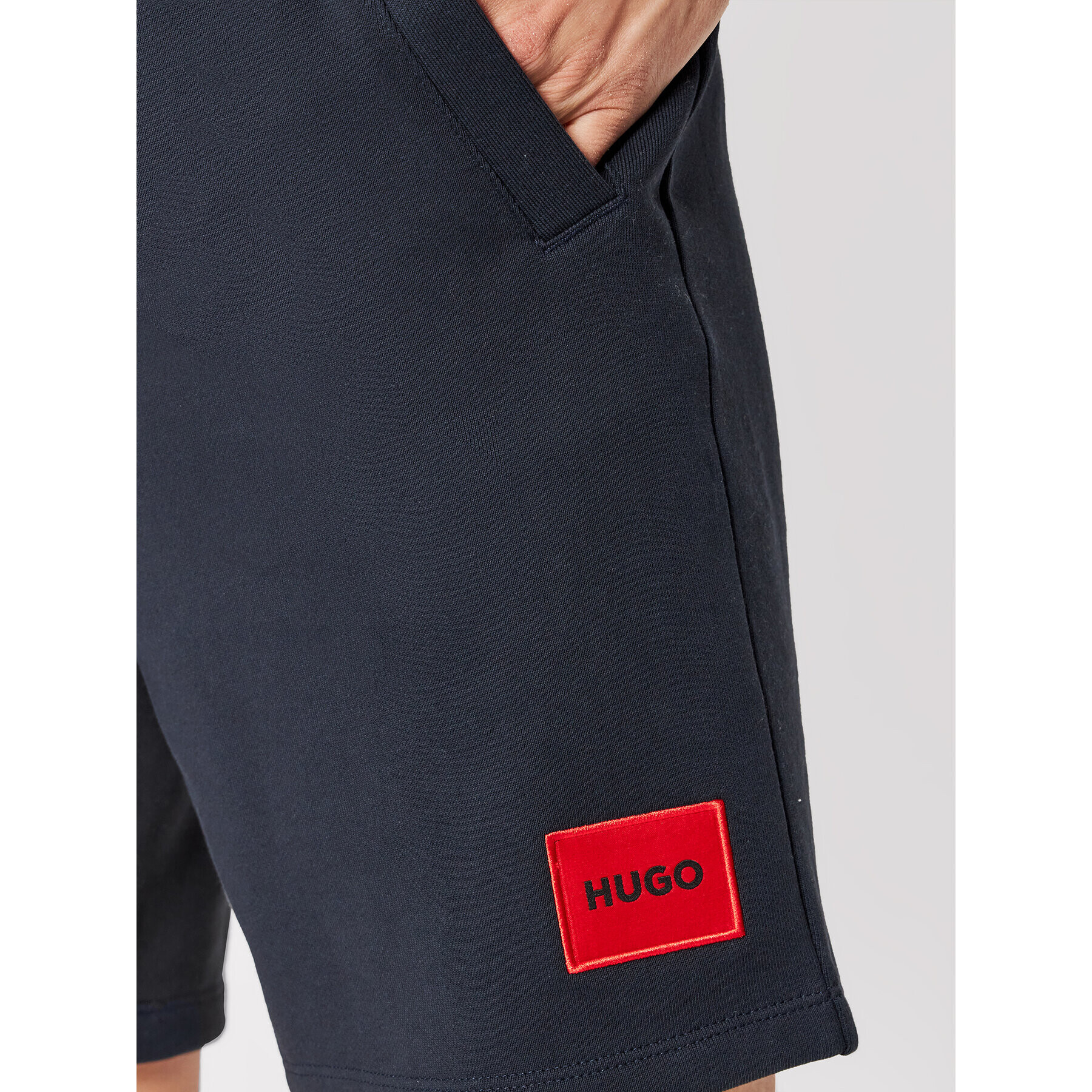 Hugo Pantaloni scurți sport Diz222 50466196 Bleumarin Regular Fit - Pled.ro