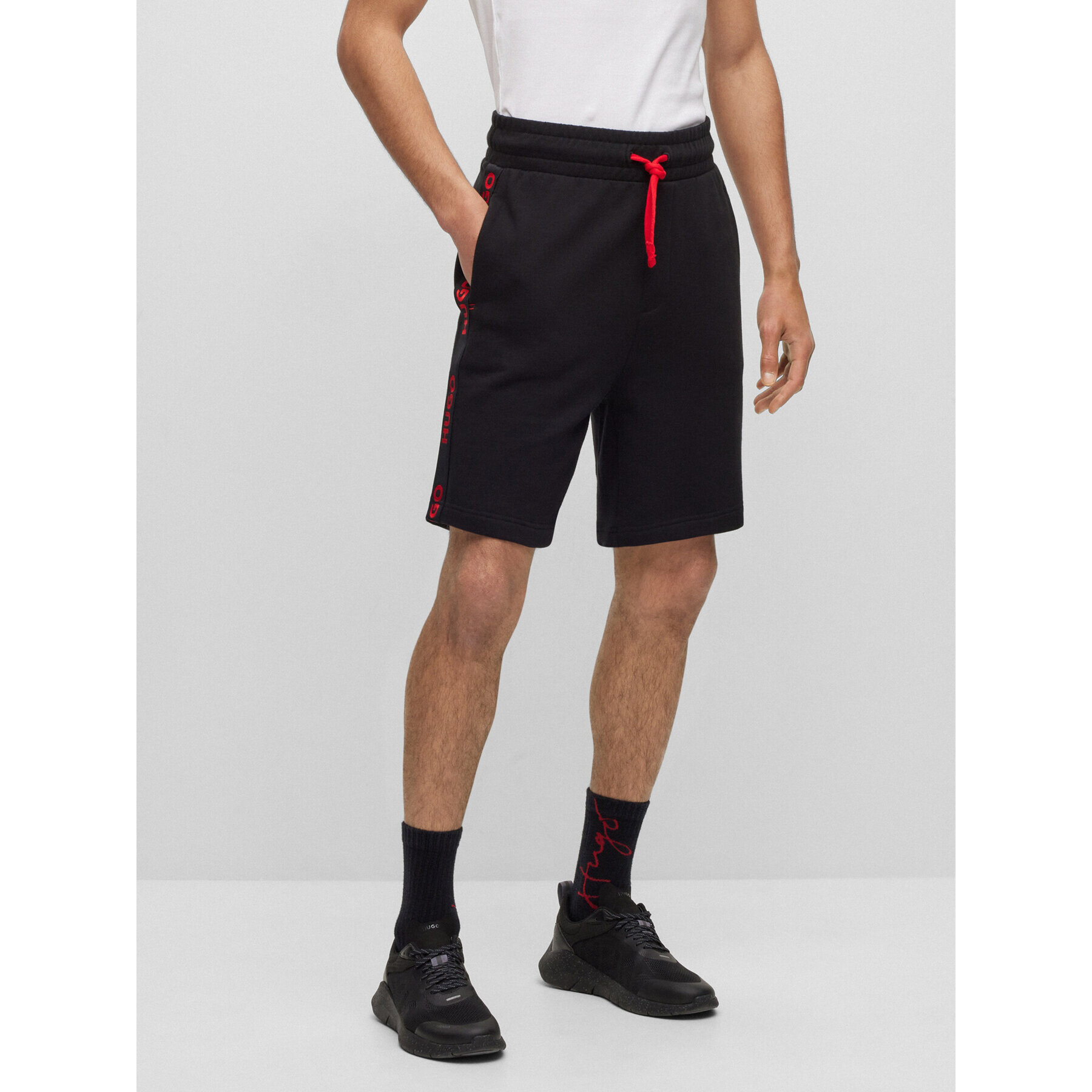 Hugo Pantaloni scurți sport Sporty Logo 50496996 Negru Regular Fit - Pled.ro