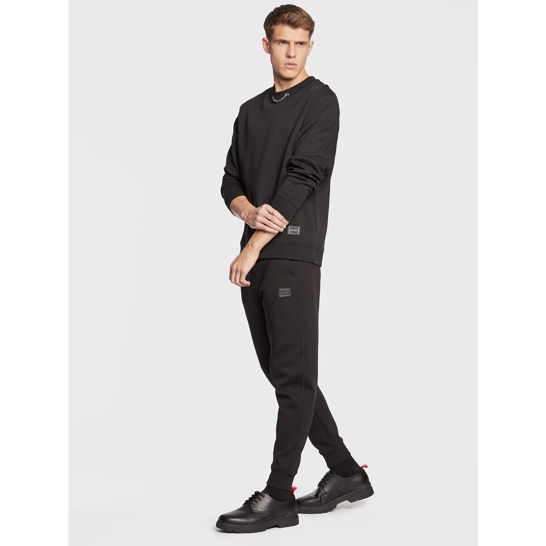 Hugo Pantaloni trening 50482931 Negru Relaxed Fit - Pled.ro