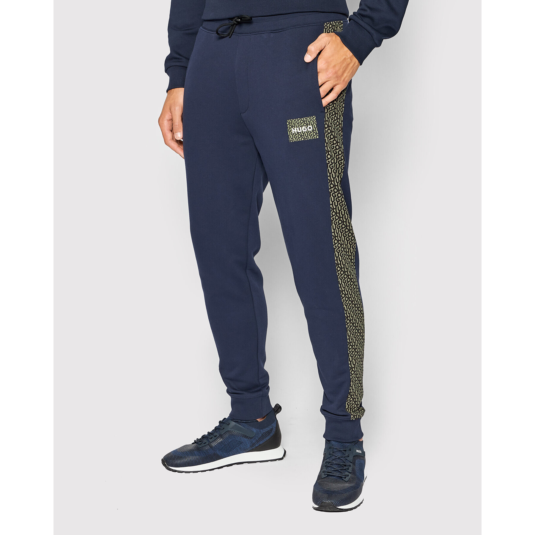 Hugo Pantaloni trening Dacino 50472725 Bleumarin Regular Fit - Pled.ro