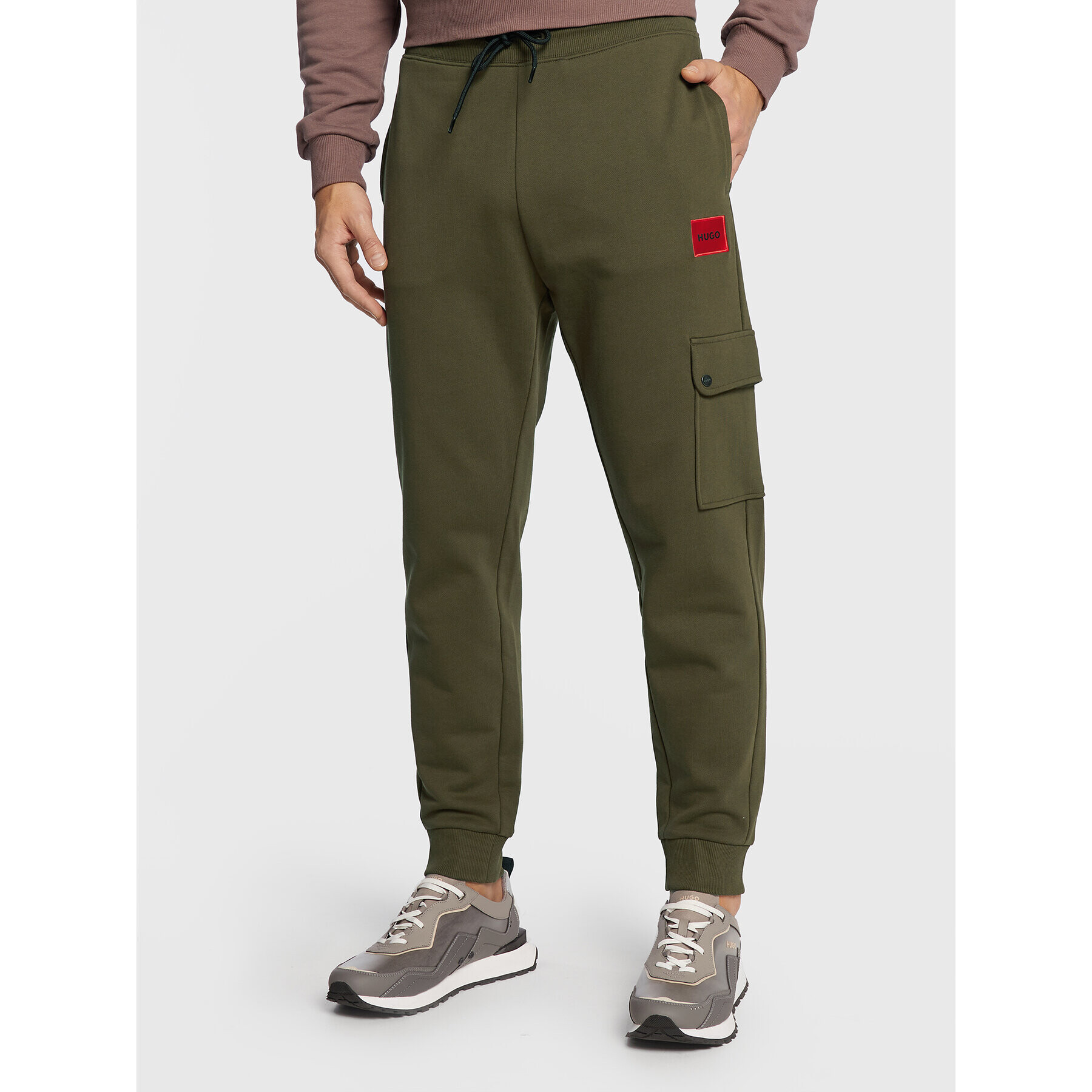 Hugo Pantaloni trening Dwellrom 50479164 Verde Relaxed Fit - Pled.ro