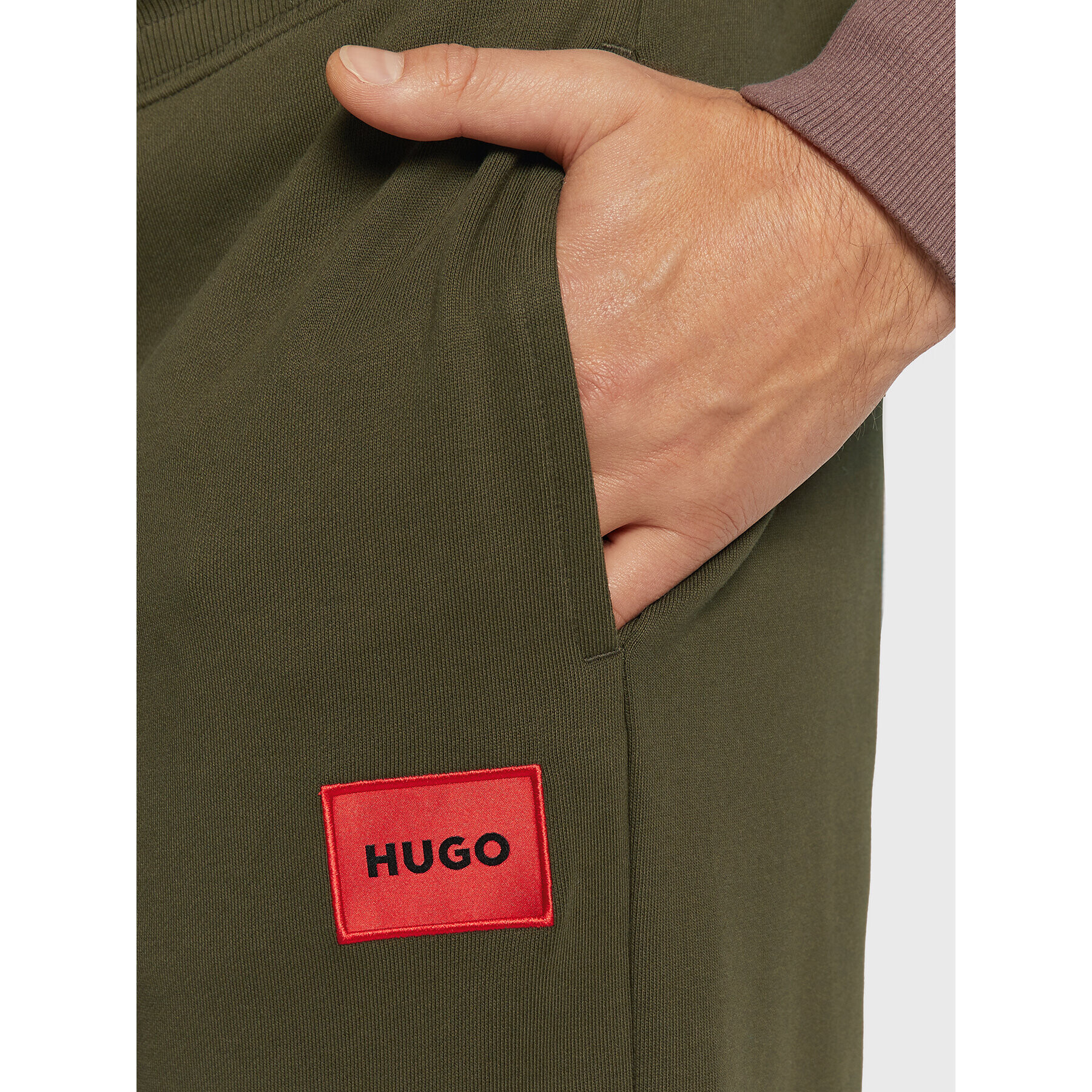 Hugo Pantaloni trening Dwellrom 50479164 Verde Relaxed Fit - Pled.ro