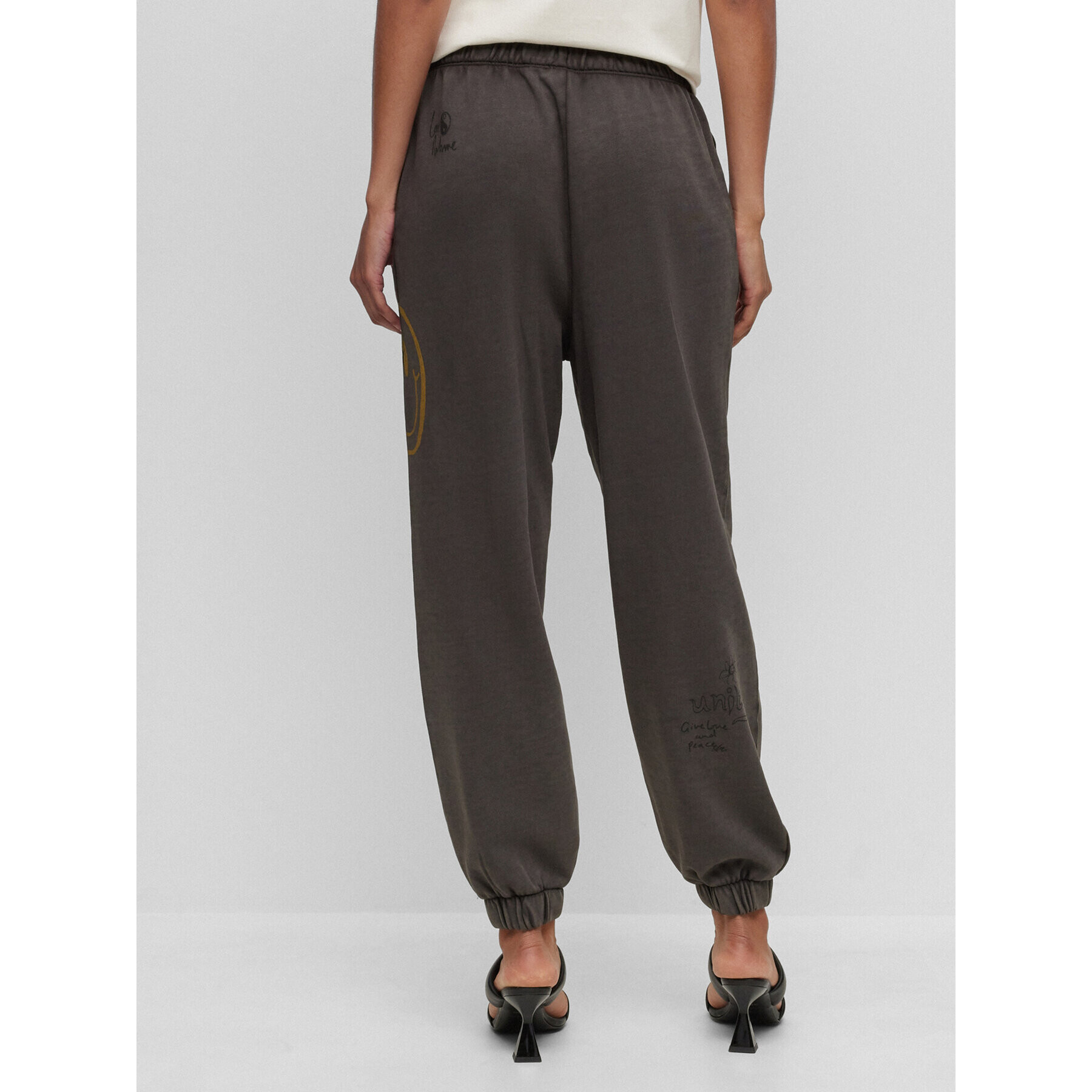 Hugo Pantaloni trening Nerida 50493203 Gri Relaxed Fit - Pled.ro