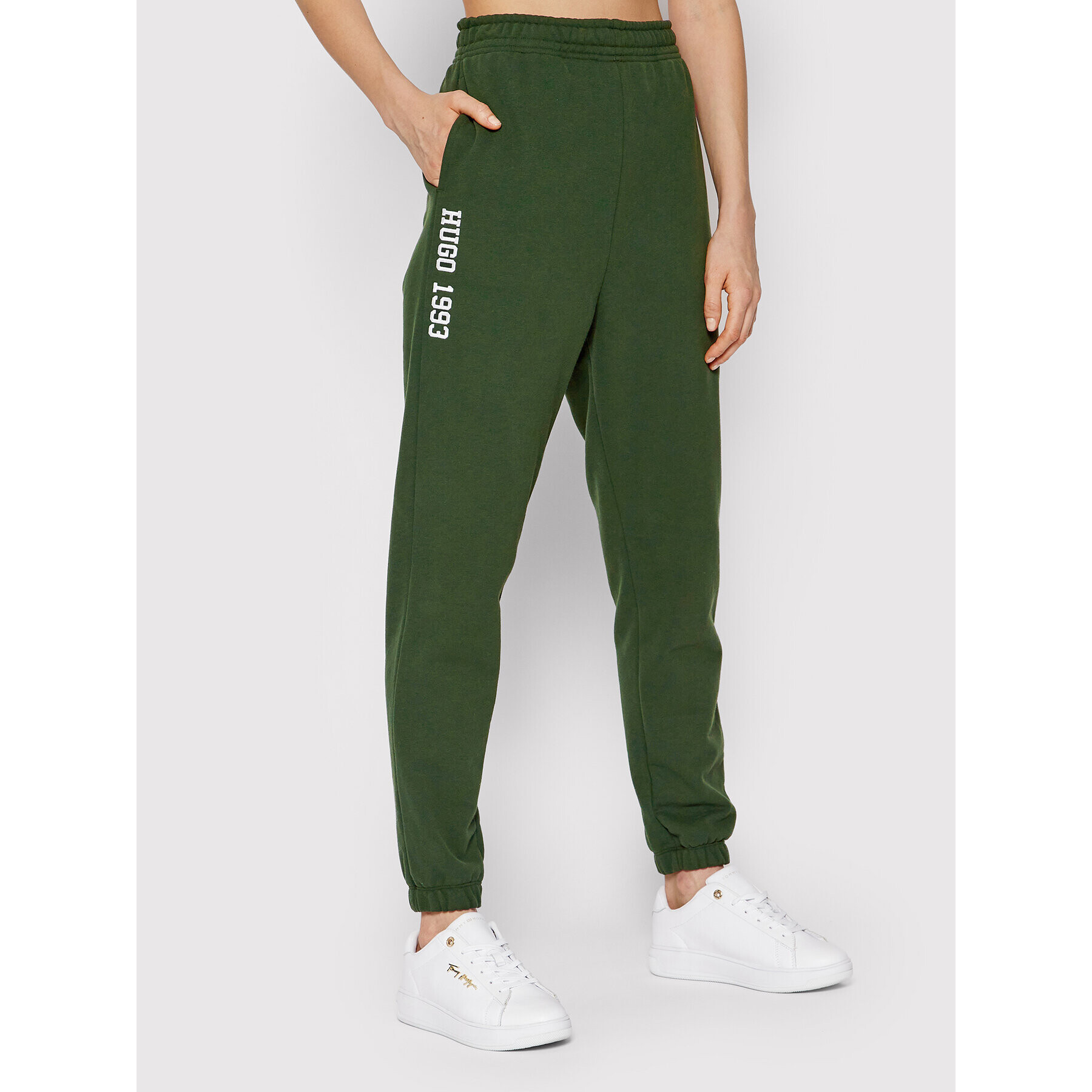 Hugo Pantaloni trening Nigia 50465456 Verde Relaxed Fit - Pled.ro