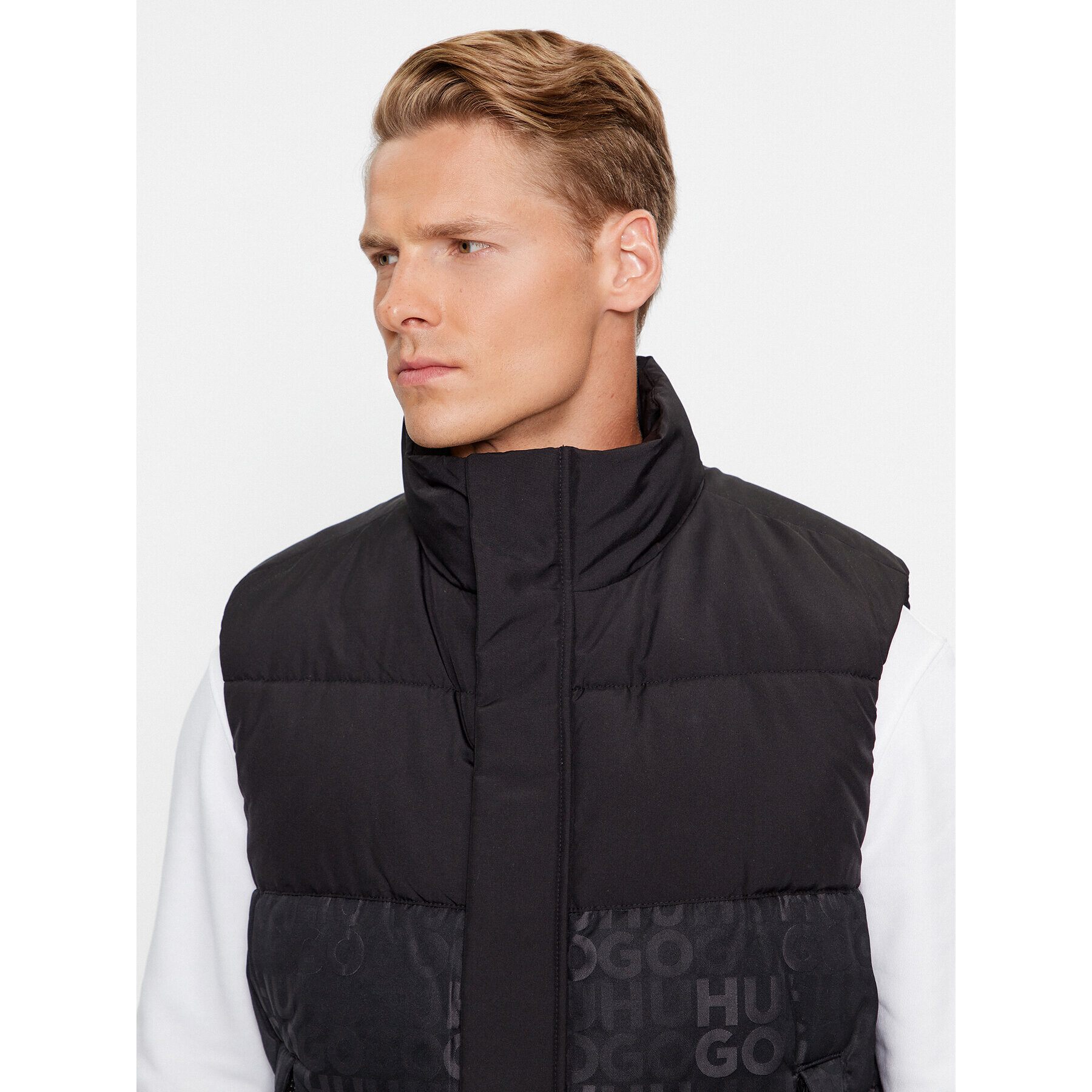 Hugo Vestă Baltino 50496234 Negru Regular Fit - Pled.ro