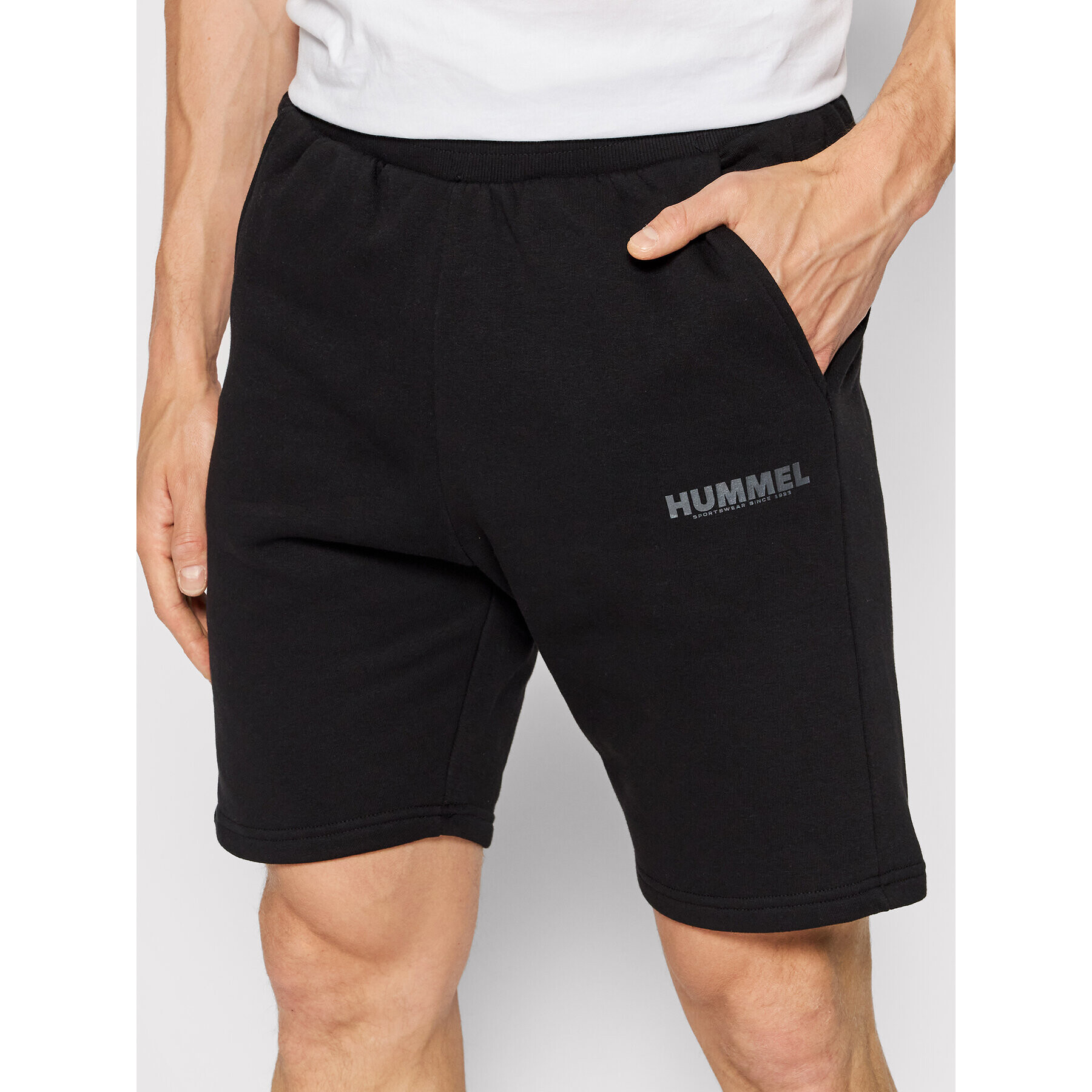 Hummel Pantaloni scurți sport Legacy 212568 Negru Regular Fit - Pled.ro