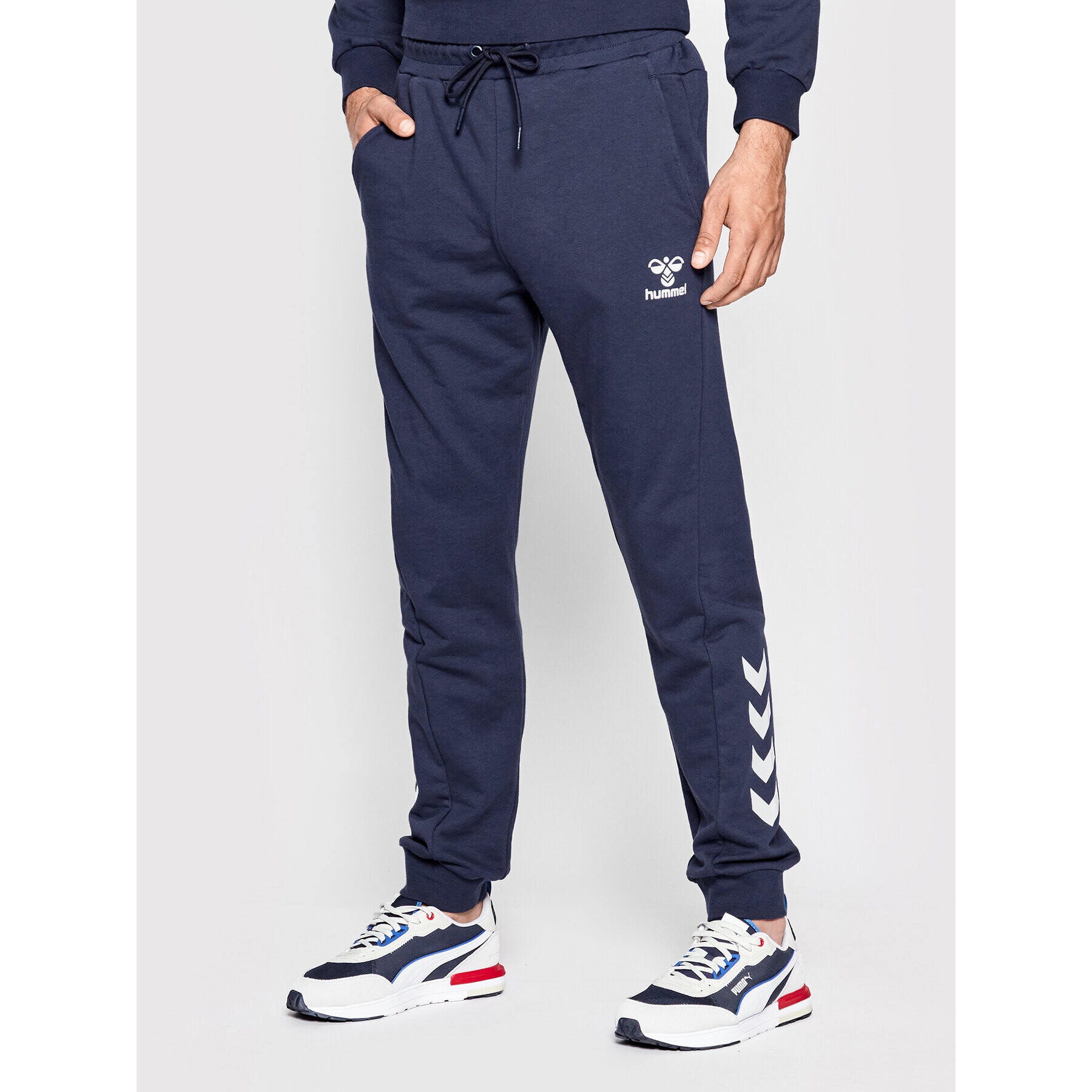 Hummel Pantaloni trening Isam 2.0 214336 Bleumarin Regular Fit - Pled.ro