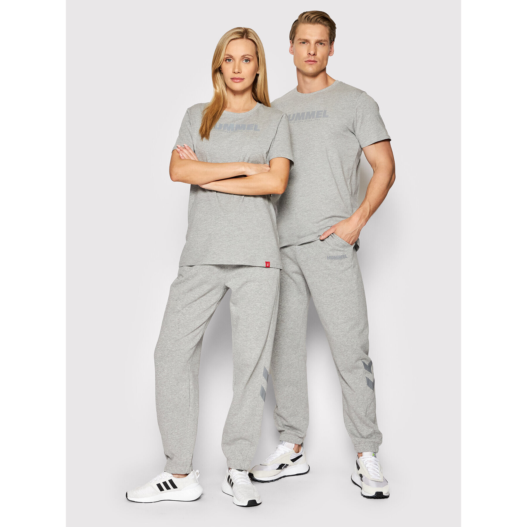 Hummel Pantaloni trening Unisex Legacy 214173 Gri Regular Fit - Pled.ro