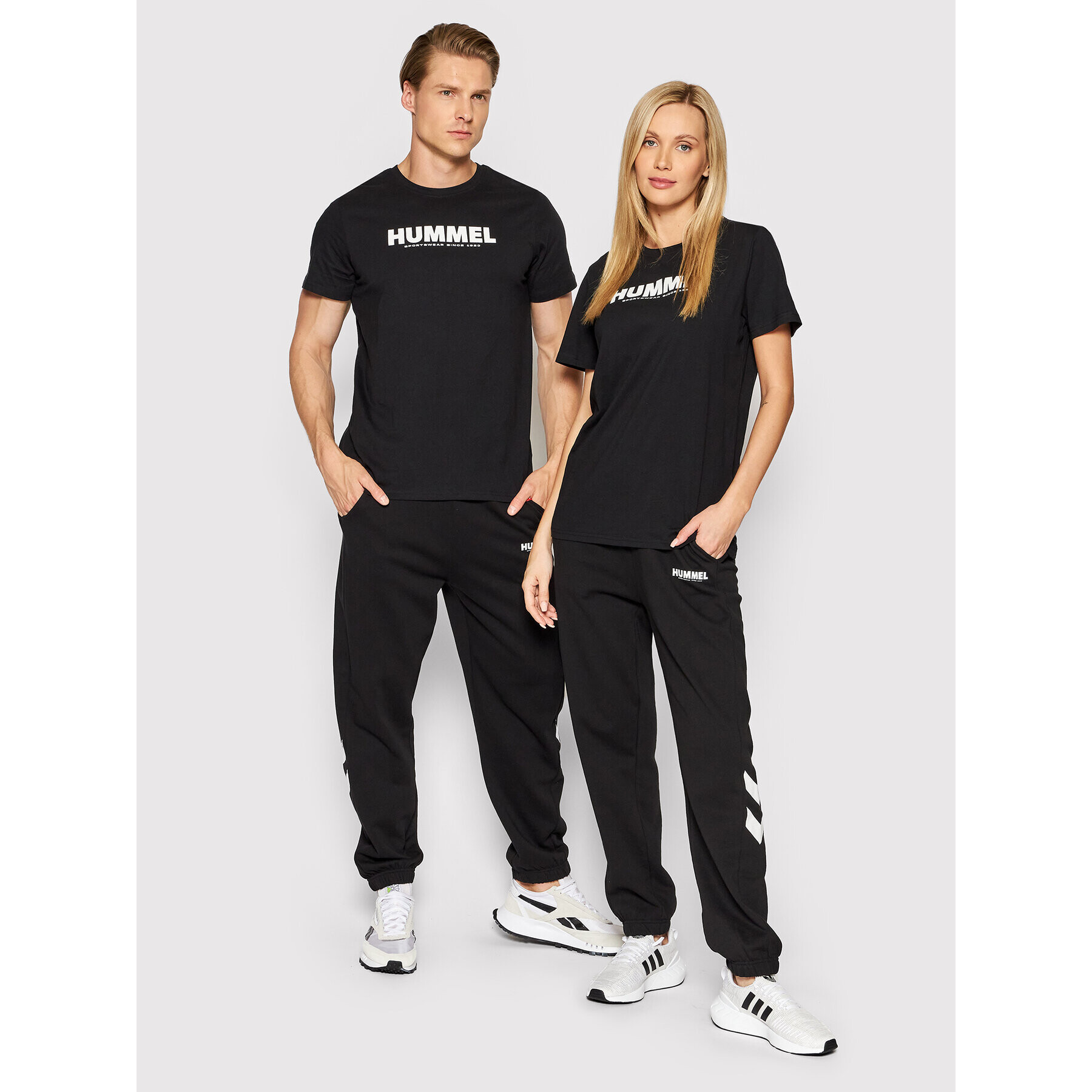 Hummel Pantaloni trening Unisex Legacy 214173 Negru Regular Fit - Pled.ro