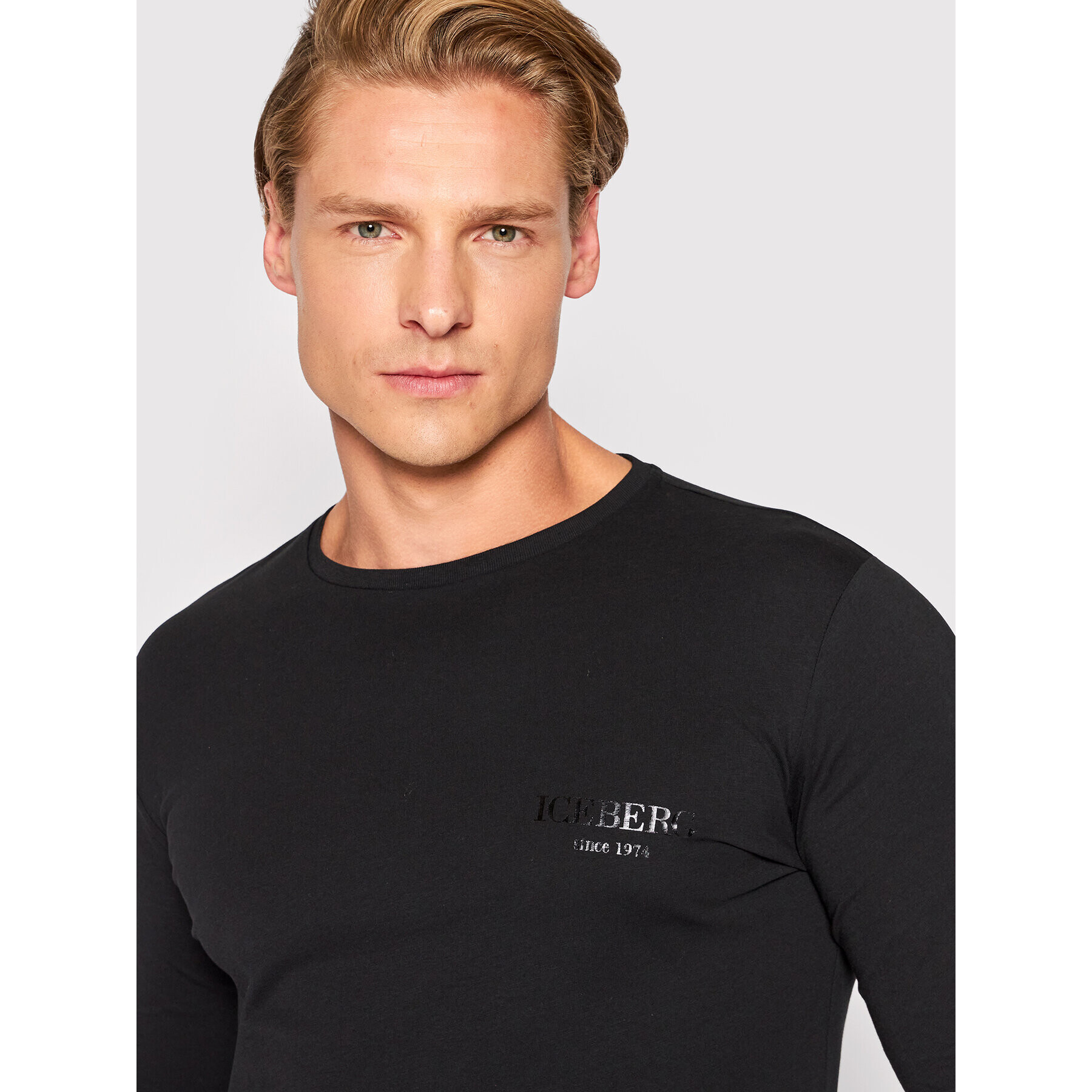 Iceberg Longsleeve 22II1P0F04063019000 Negru Regular Fit - Pled.ro