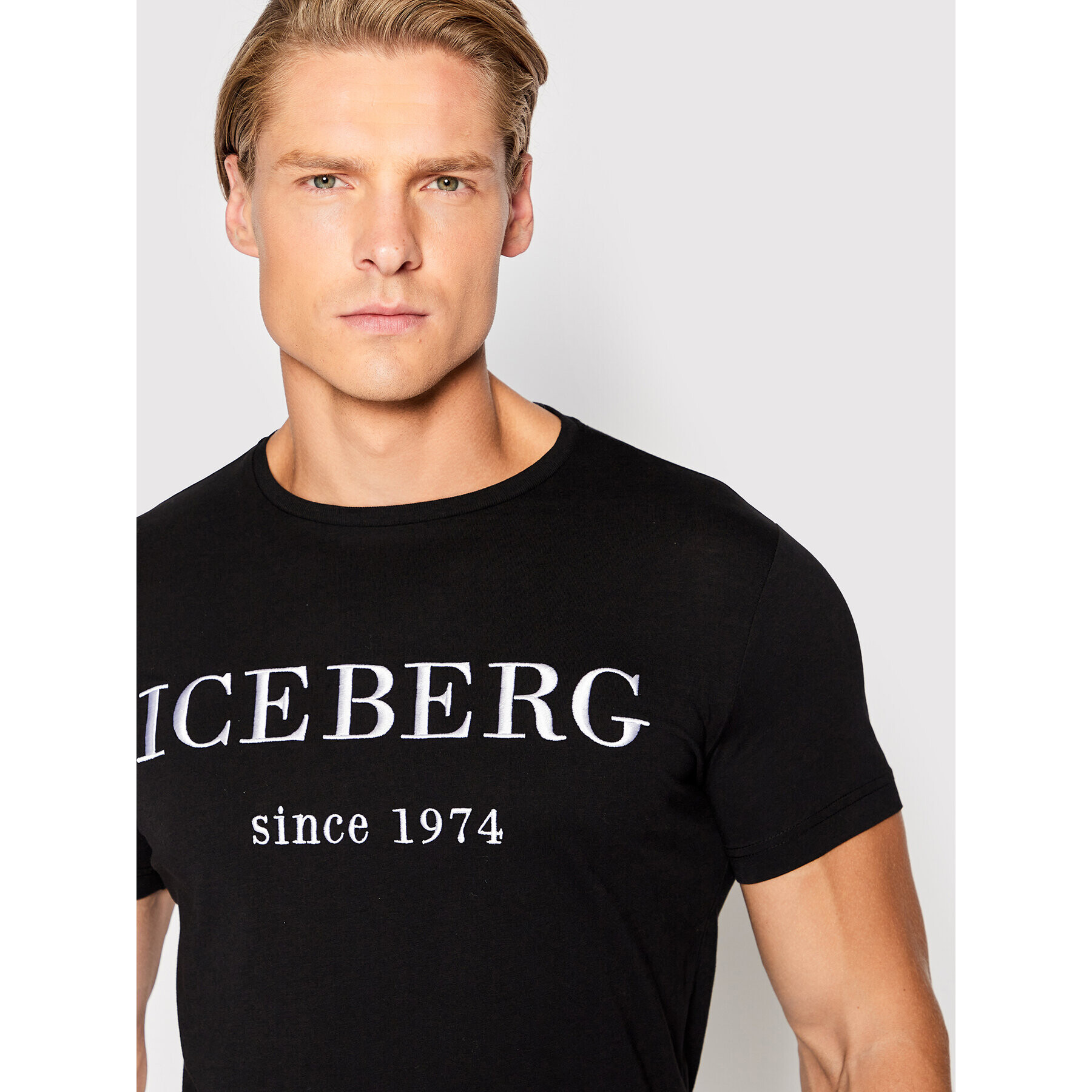 Iceberg Tricou 22II1P0F0146301 Negru Regular Fit - Pled.ro