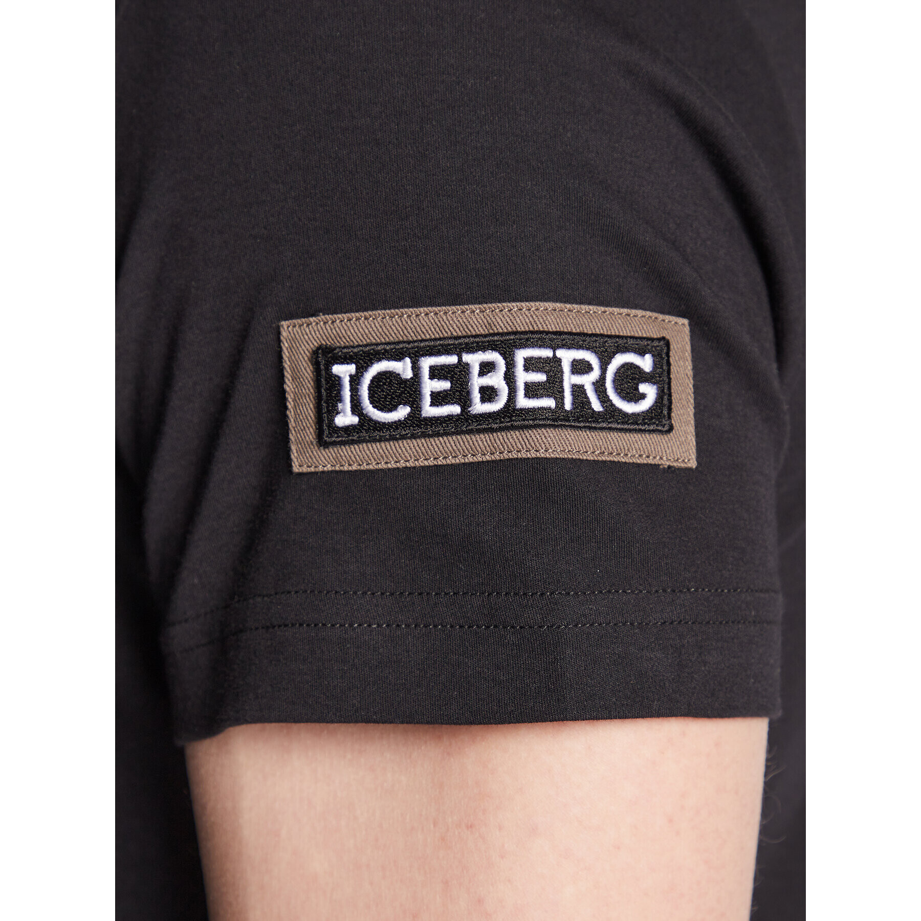 Iceberg Tricou F01C63079000 Negru Regular Fit - Pled.ro