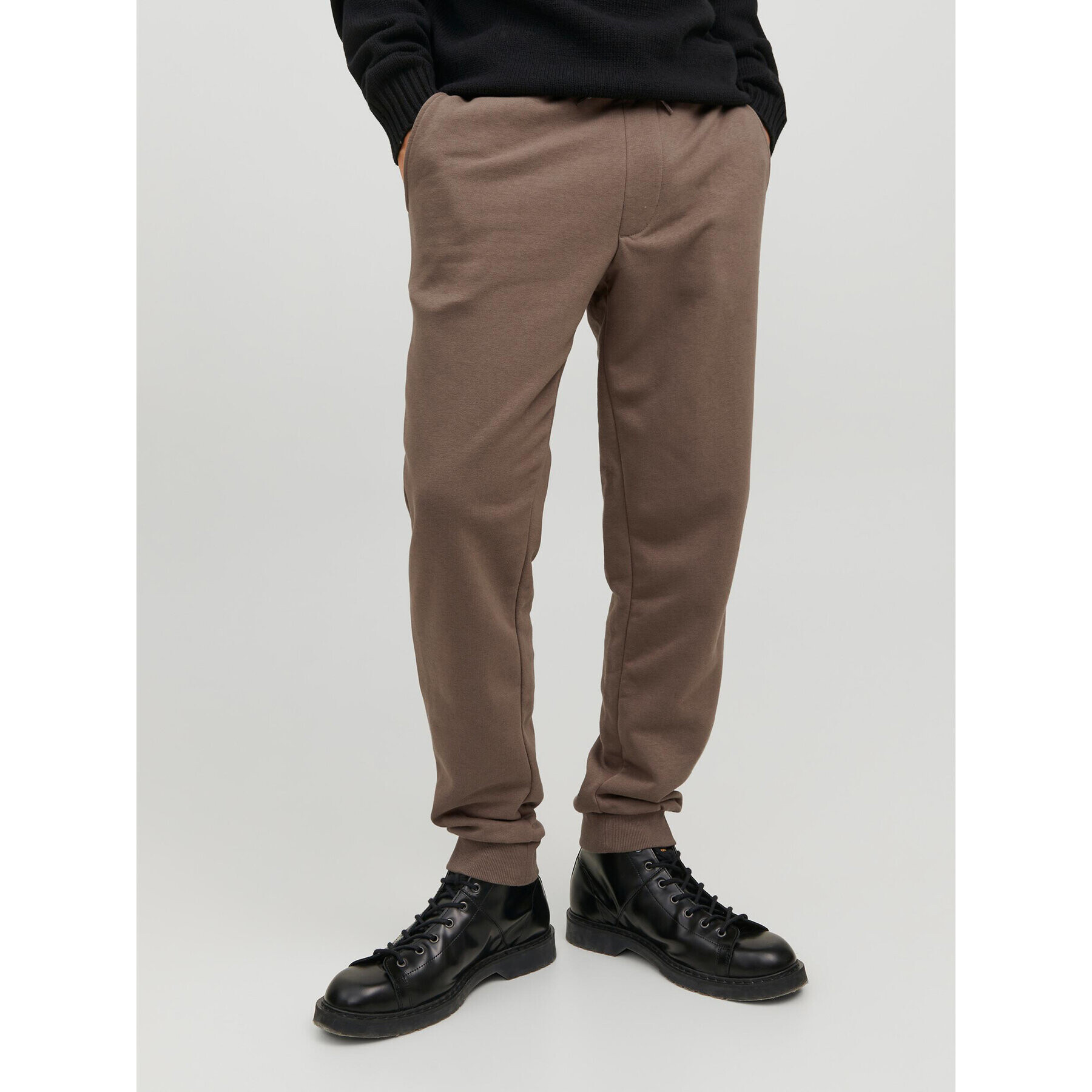 Jack&Jones Pantaloni trening Gordon 12195726 Maro Regular Fit - Pled.ro