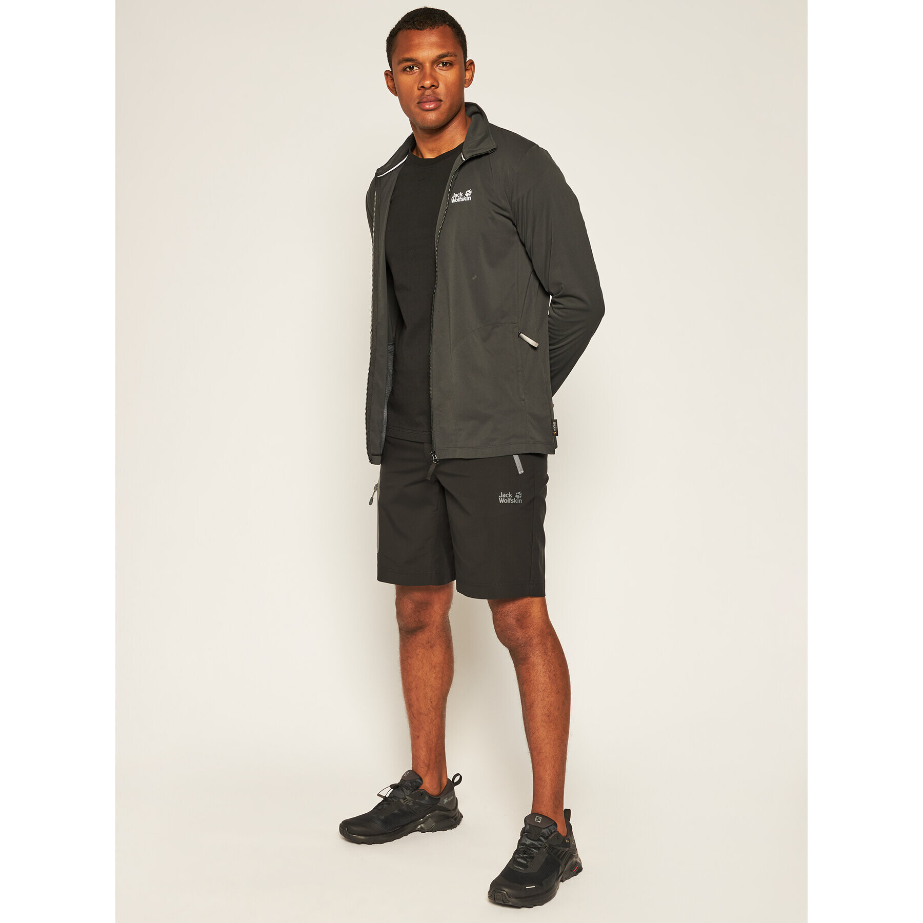 Jack Wolfskin Pantaloni scurți sport Active Track 1503791 Negru Regular Fit - Pled.ro