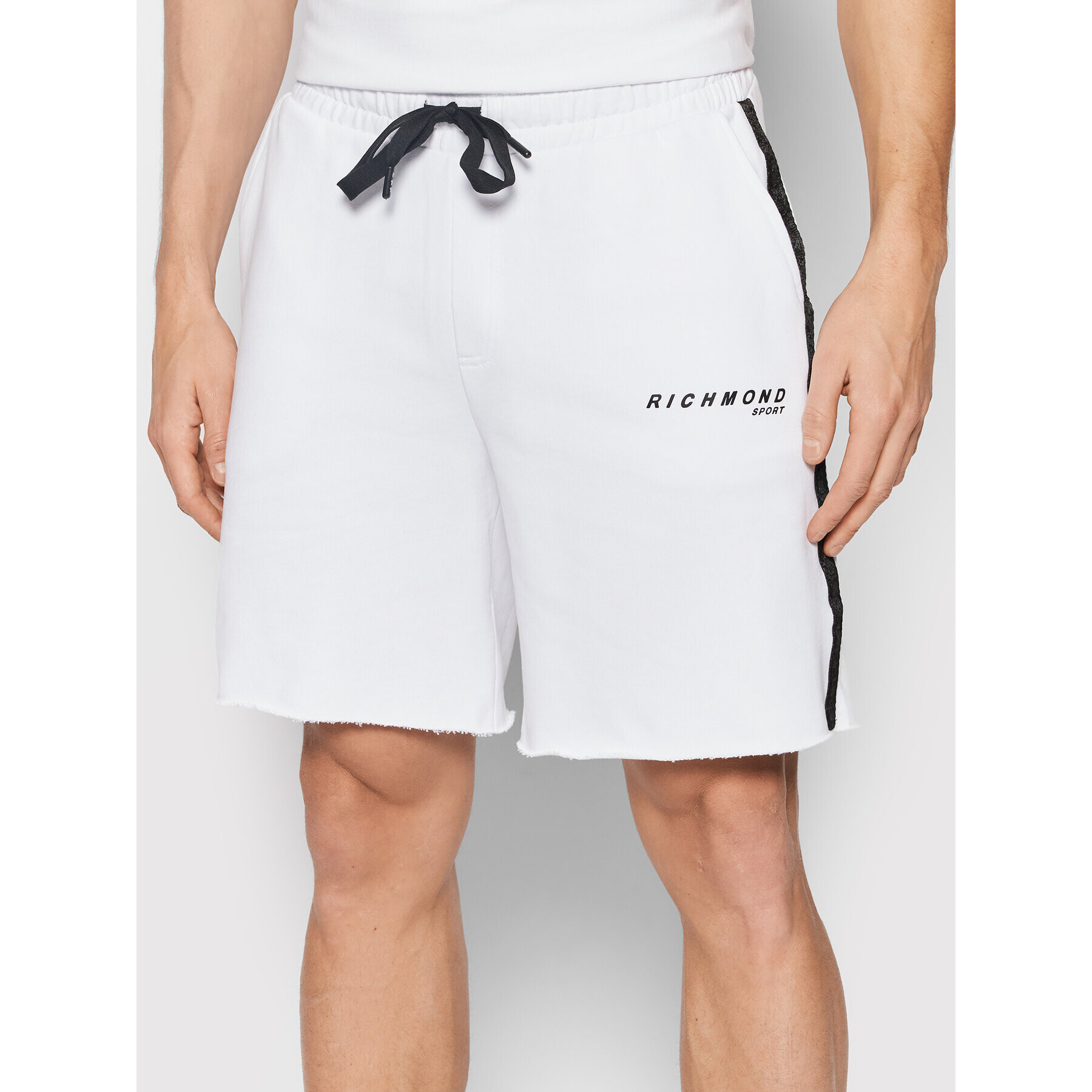 John Richmond Pantaloni scurți sport Hunuade UMP22154BE Alb Regular Fit - Pled.ro