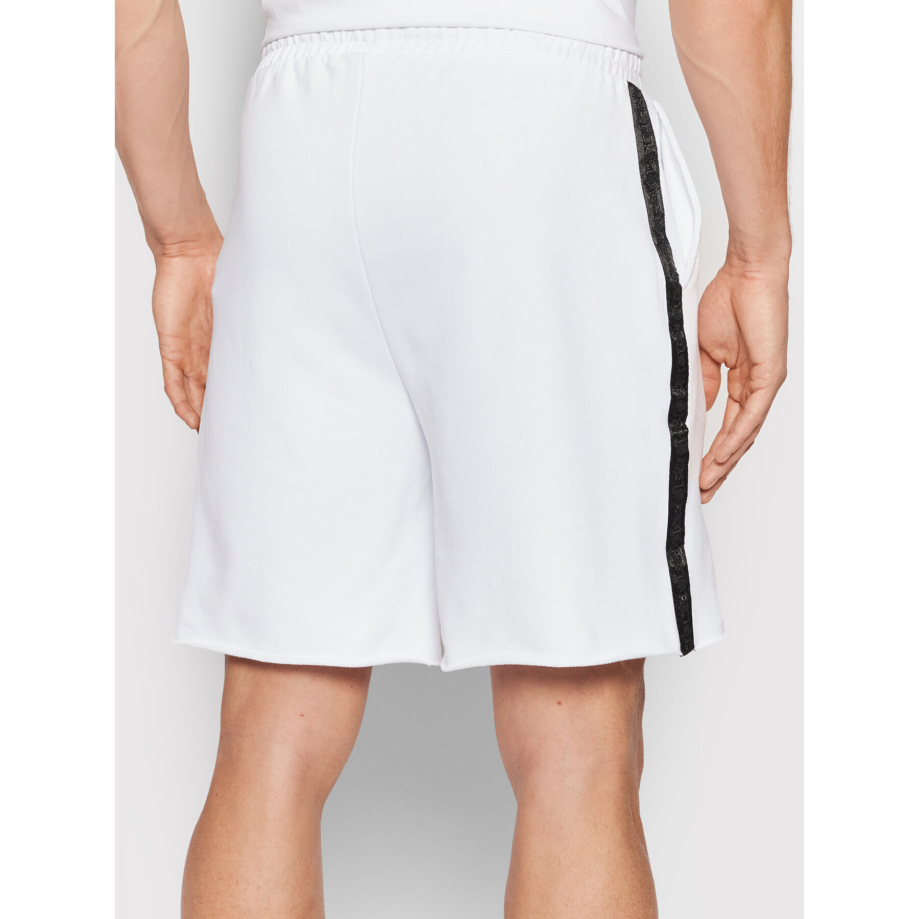 John Richmond Pantaloni scurți sport Hunuade UMP22154BE Alb Regular Fit - Pled.ro