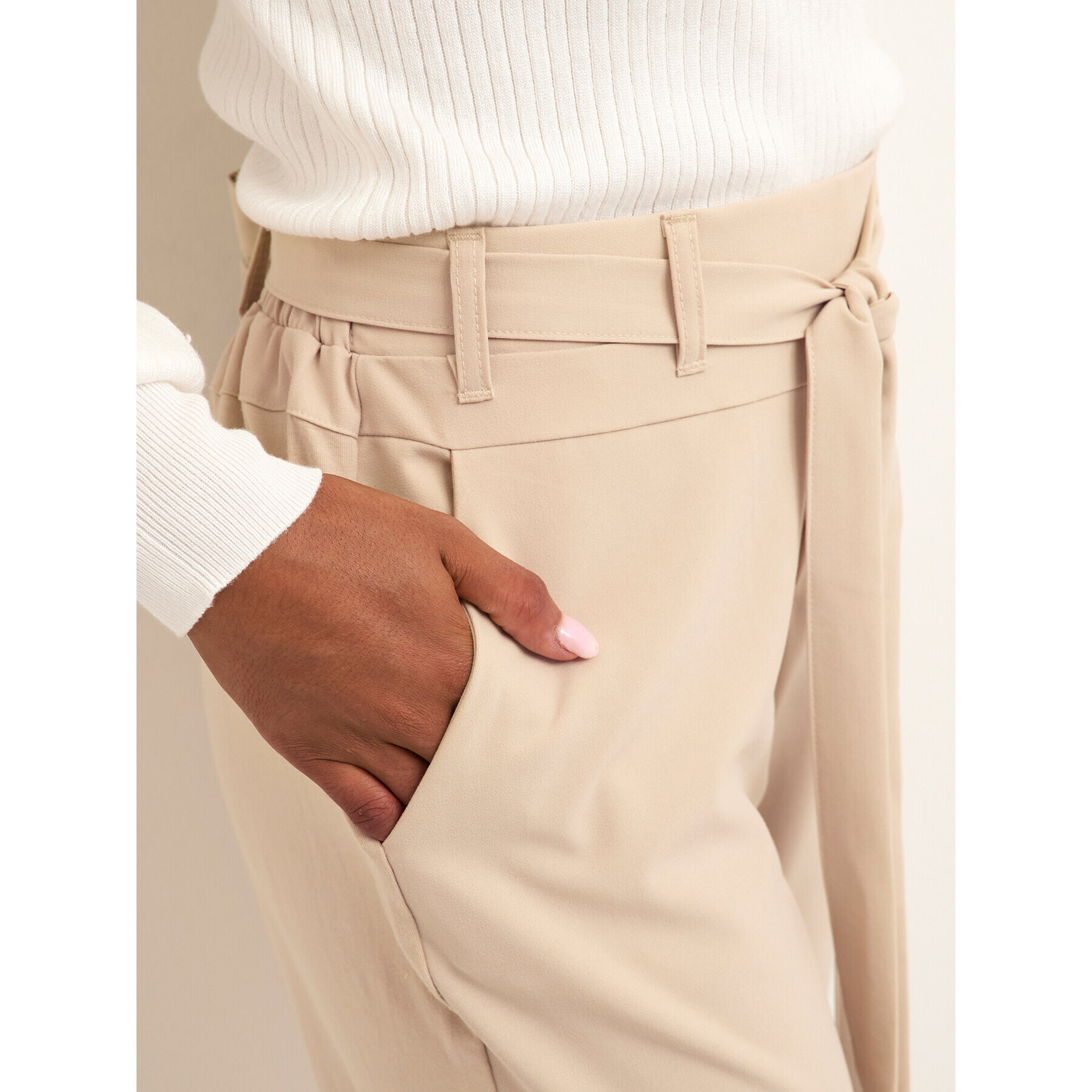 Kaffe Pantaloni din material Jillian 10501516 Gri Regular Fit - Pled.ro