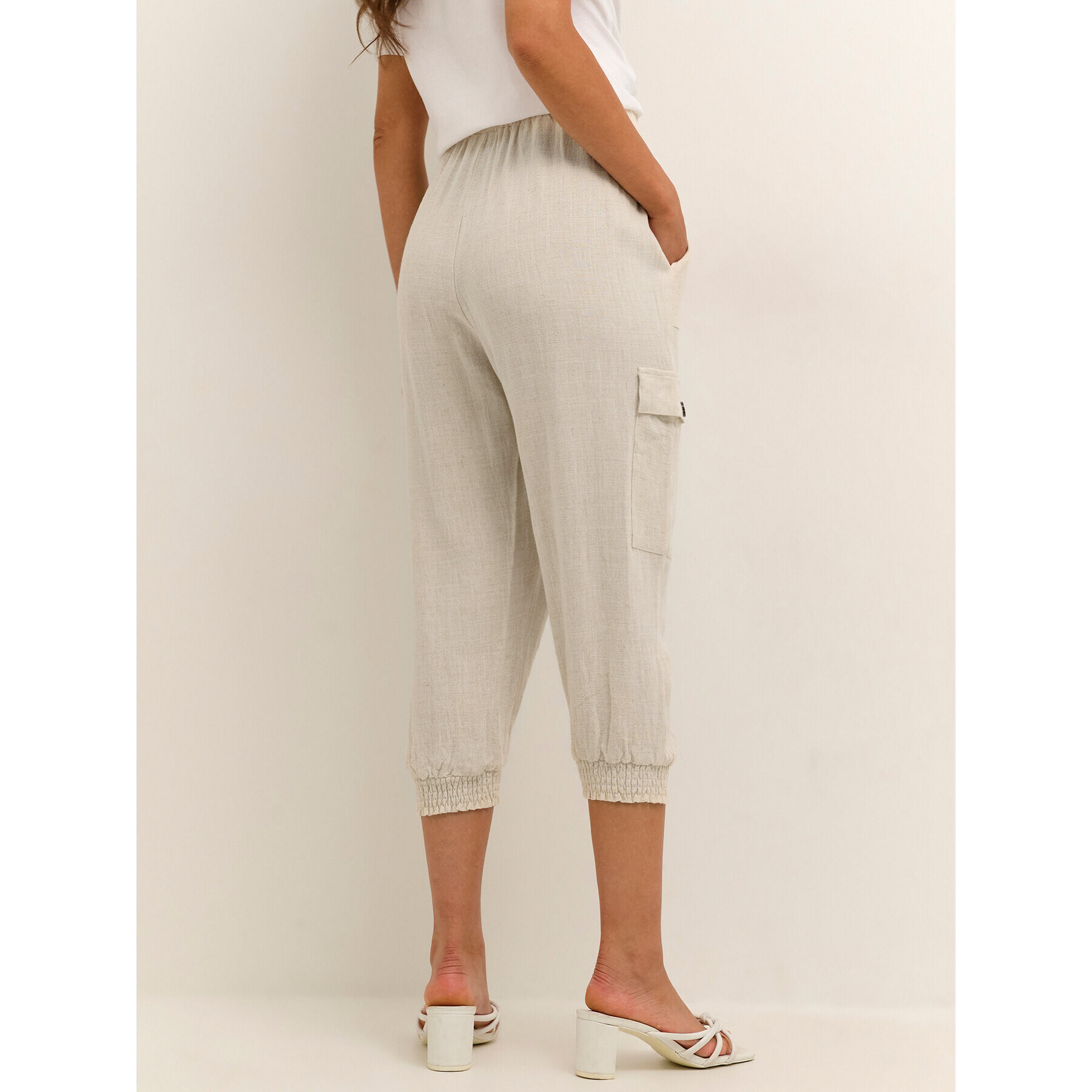 Kaffe Pantaloni din material Liny 10505458 Bej Relaxed Fit - Pled.ro