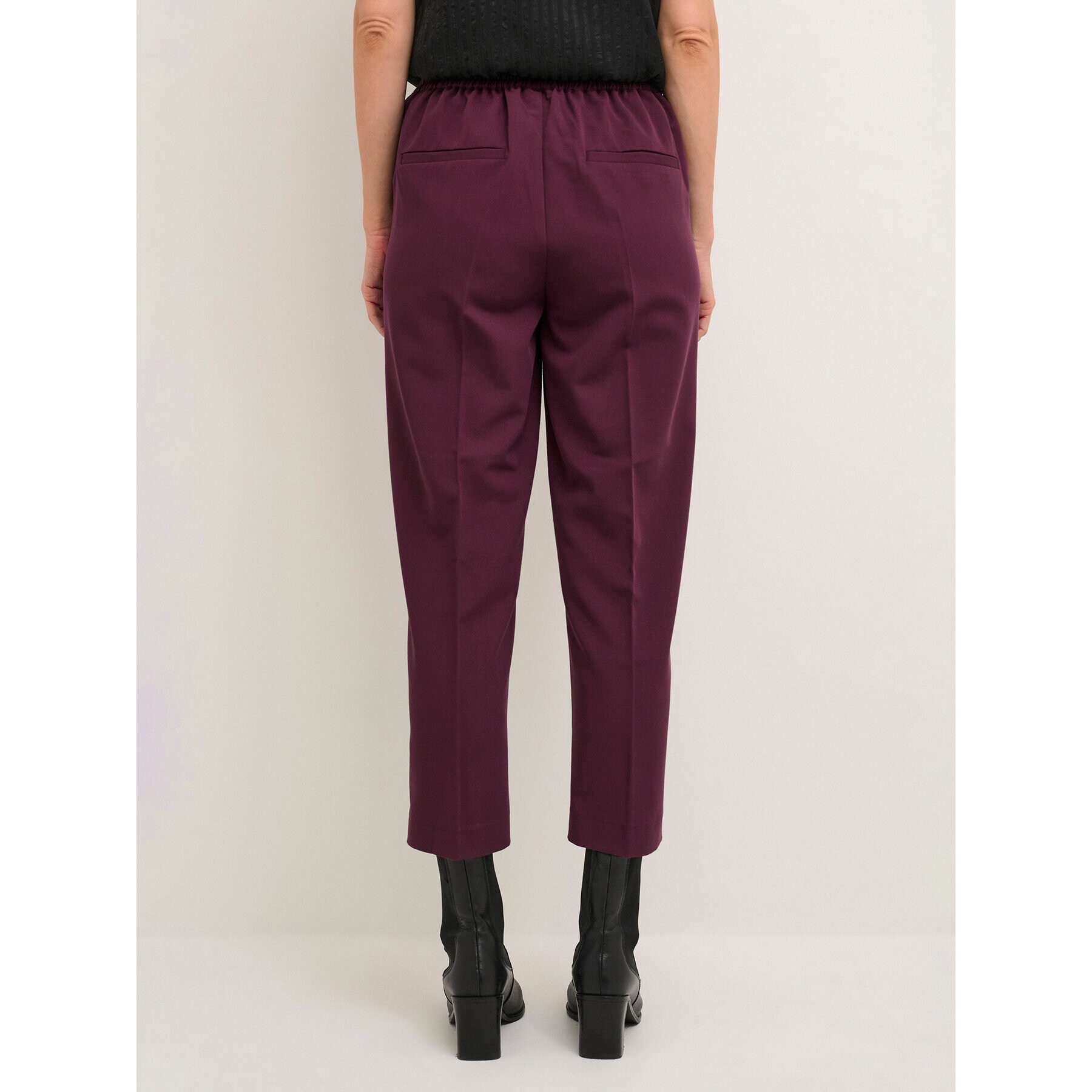 Kaffe Pantaloni din material Sakura 10506127 Violet Relaxed Fit - Pled.ro