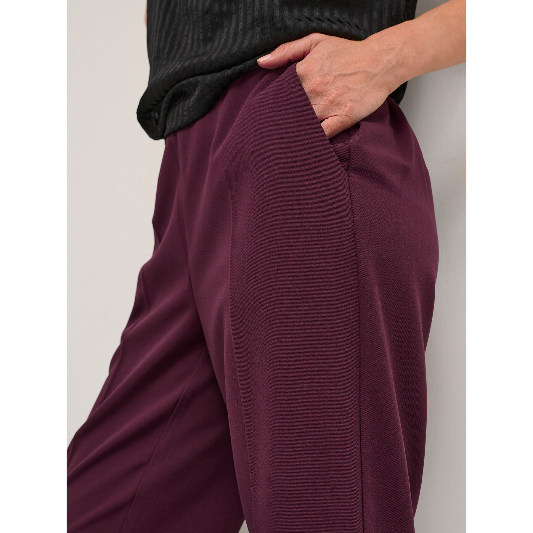 Kaffe Pantaloni din material Sakura 10506127 Violet Relaxed Fit - Pled.ro