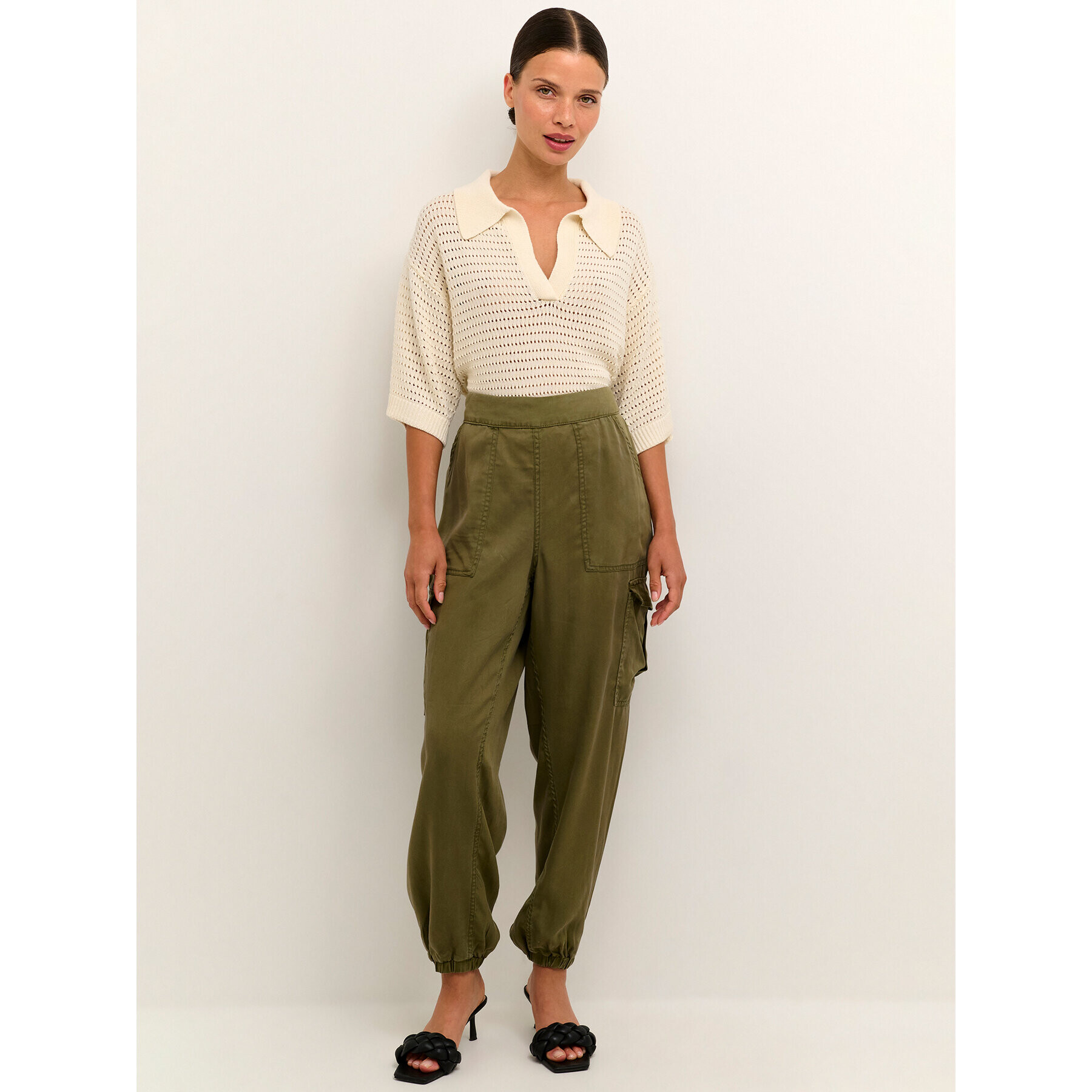 Kaffe Pantaloni din material Zilia 10507507 Verde Relaxed Fit - Pled.ro