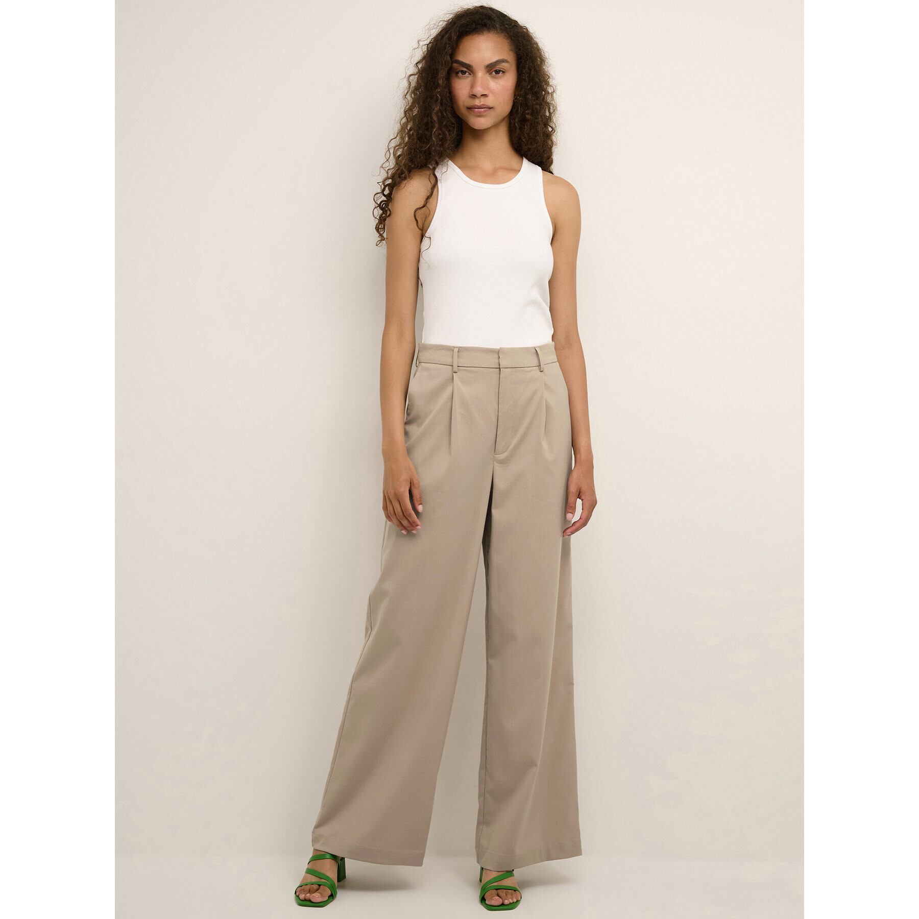 Karen by Simonsen Pantaloni din material Herta 10104253 Bej Straight Fit - Pled.ro