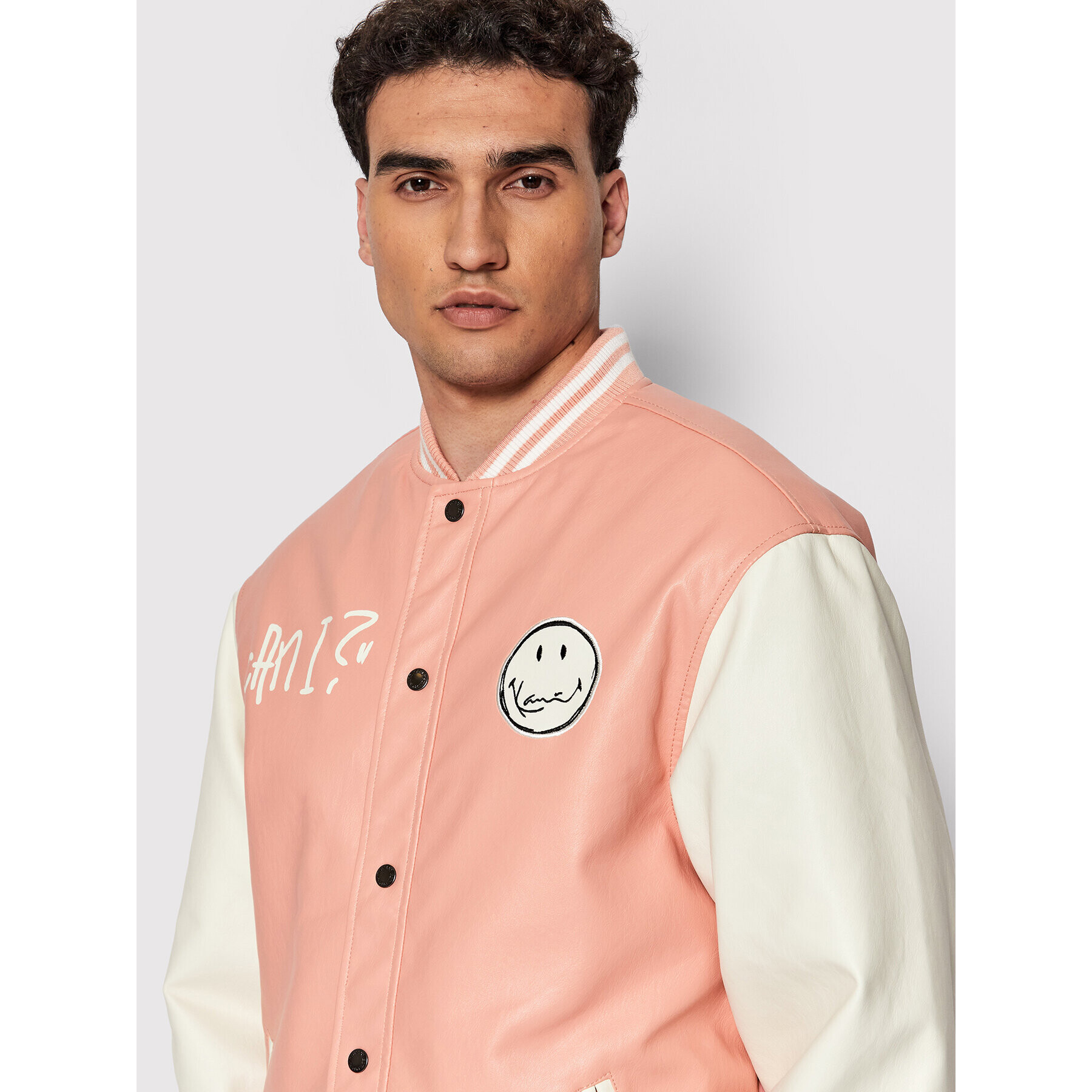 Karl Kani Geacă din imitație de piele Block Scribble College 6085139 Roz Regular Fit - Pled.ro