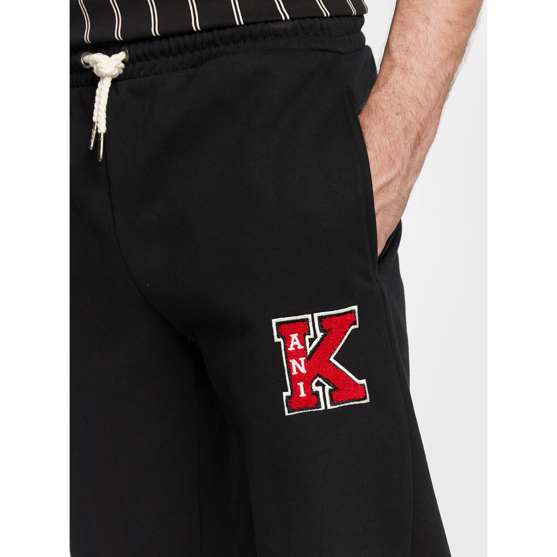 Karl Kani Pantaloni trening Retro Patch 6004664 Negru Slim Fit - Pled.ro