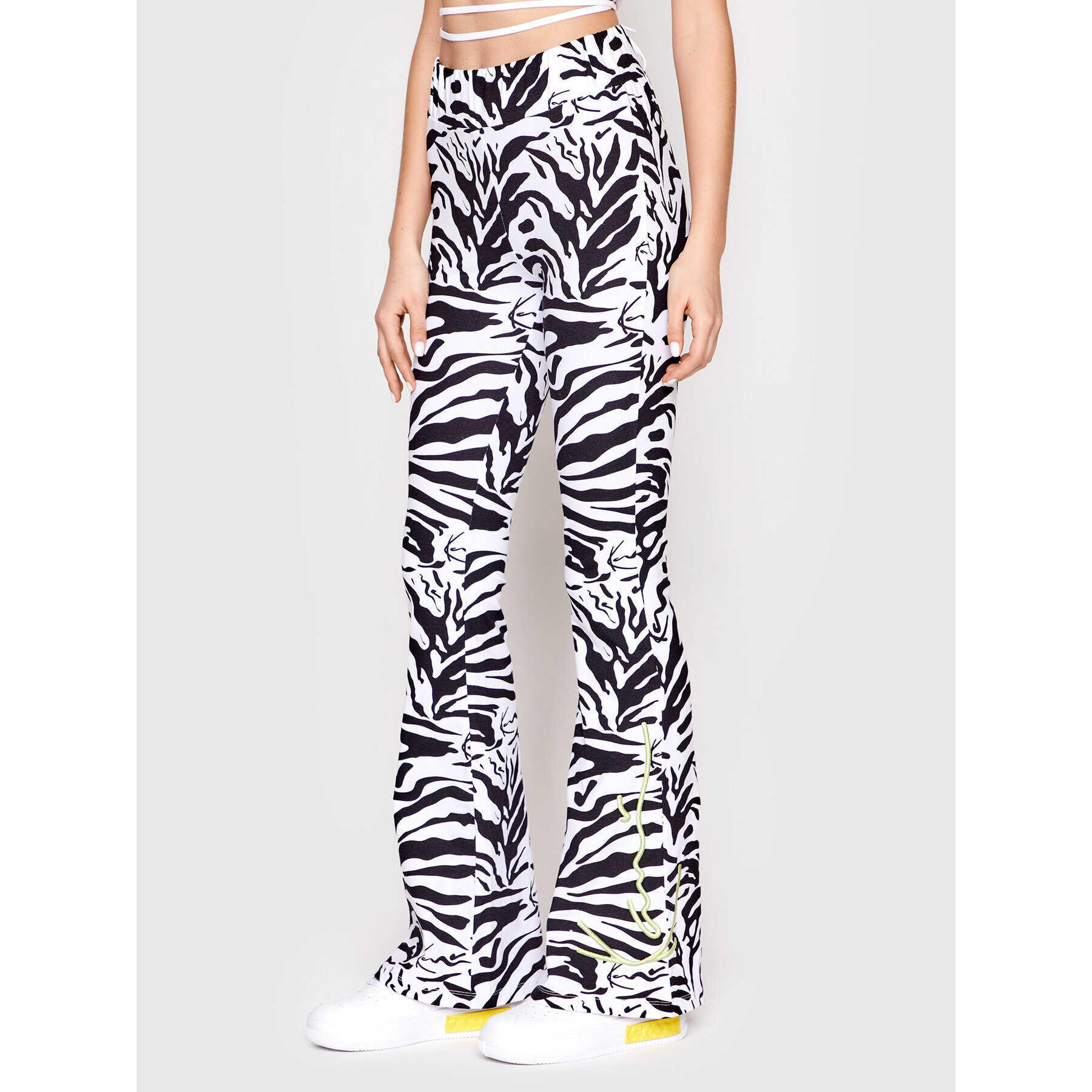 Karl Kani Pantaloni trening Signature Zebra 6120029 Alb Slim Fit - Pled.ro