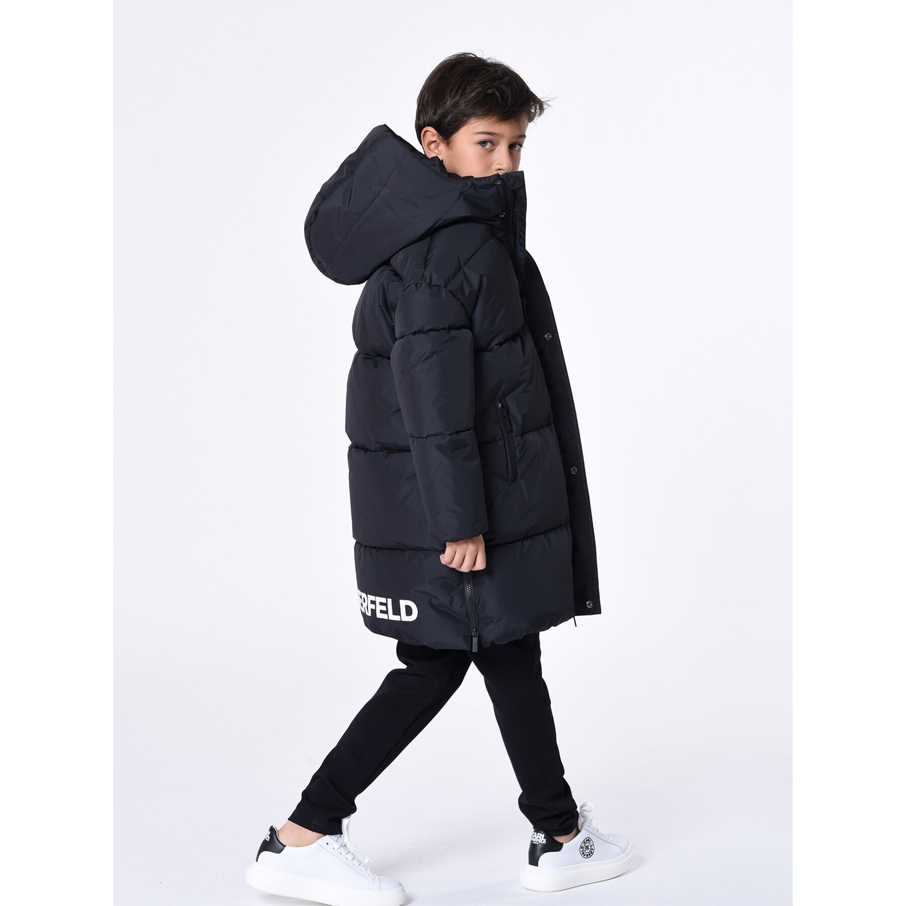 Karl Lagerfeld Kids Geacă din puf Z26109 S Negru Regular Fit - Pled.ro