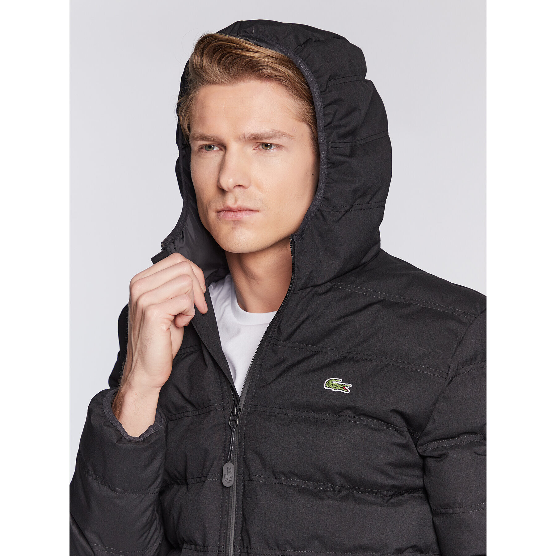 Lacoste Geacă din puf BH2277 Negru Regular Fit - Pled.ro