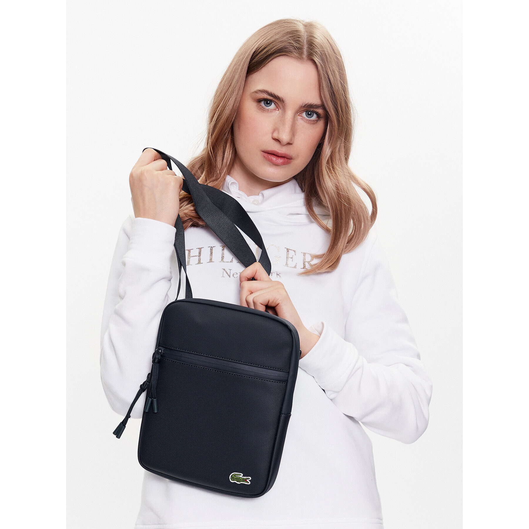 Lacoste Geantă crossover M Flat Crossover Bag NH3308LV Albastru - Pled.ro