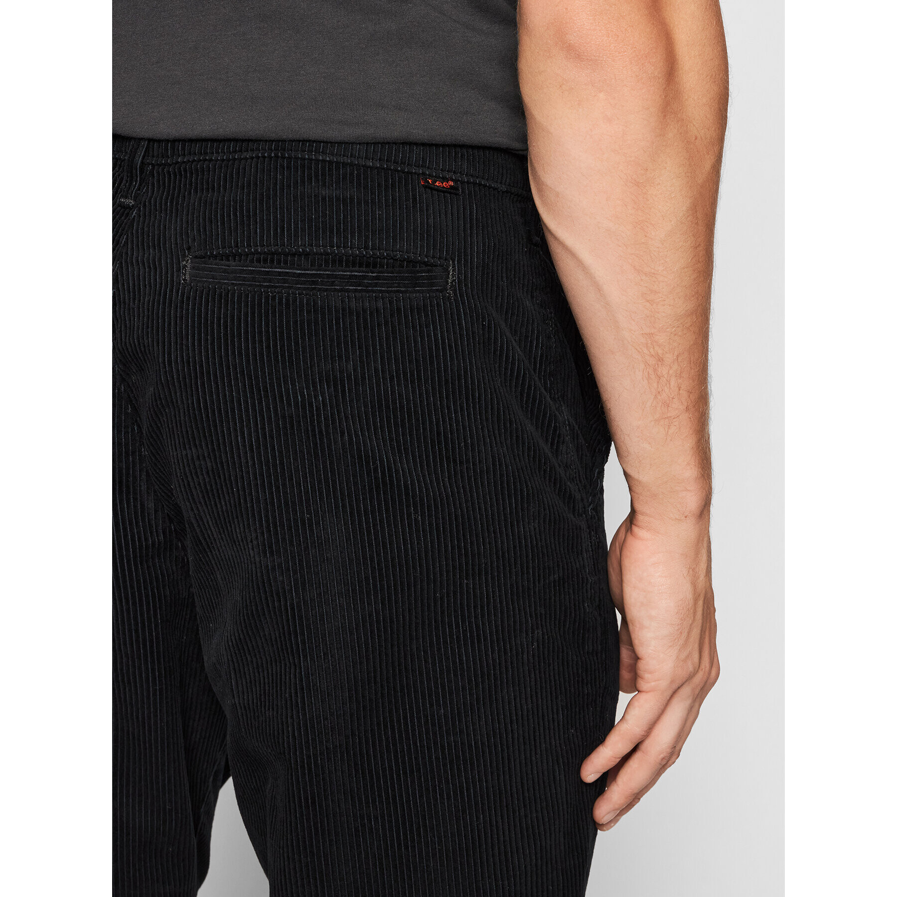 Lee Pantaloni din material L70RQE01 Negru Tapered Fit - Pled.ro