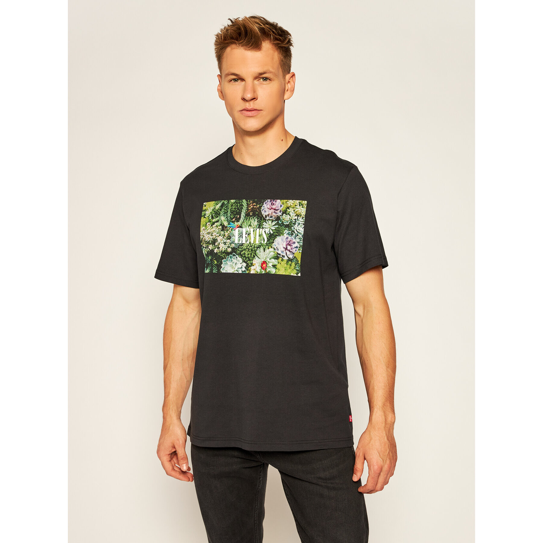 Levi's® Tricou Graphic Tee 16143-0007 Negru Relaxed Fit - Pled.ro