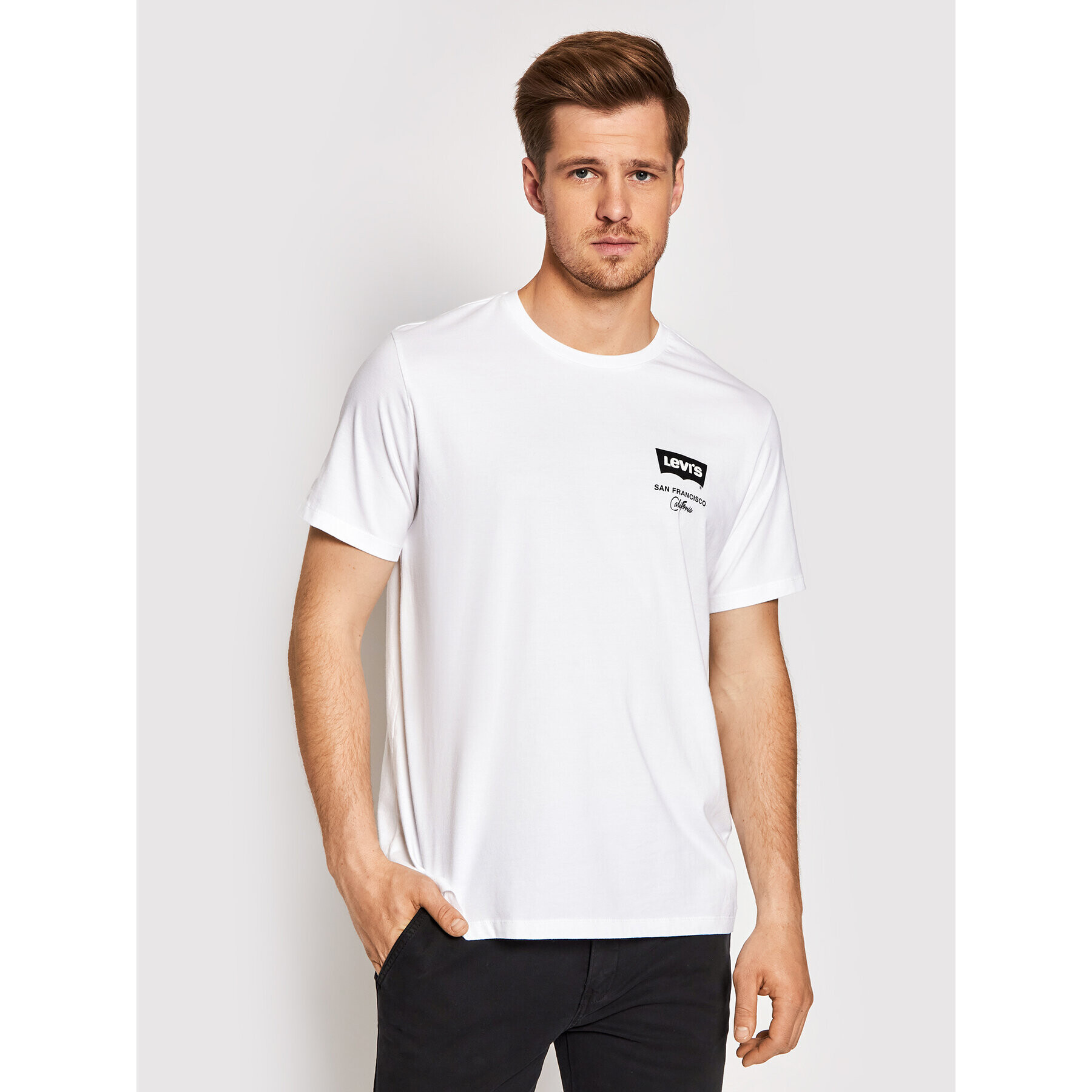 Levi's® Tricou Housemarked Graphic Tee 22489-0428 Alb Standard Fit - Pled.ro