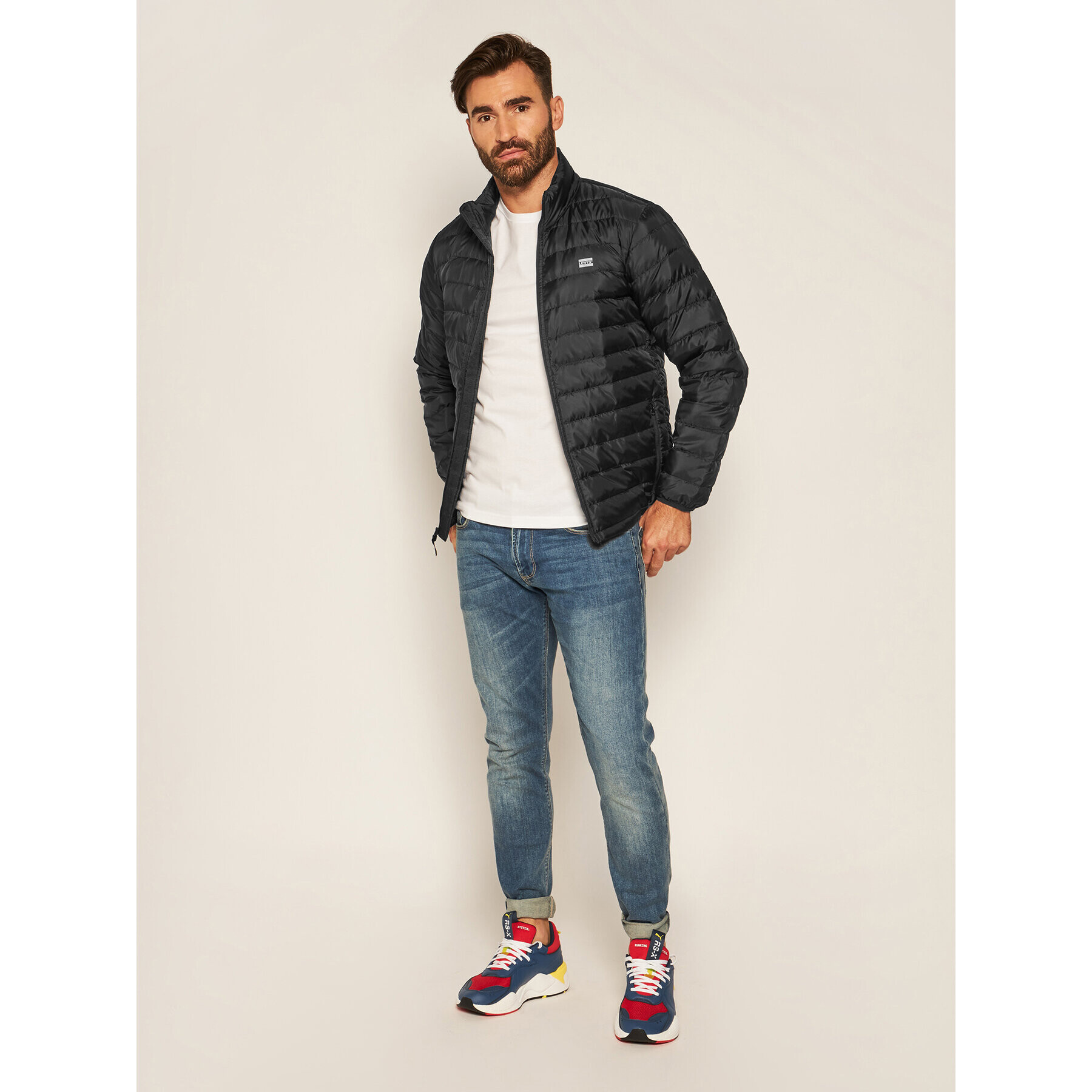 Levi's® Geacă din puf Presidio 27523-0000 Negru Regular Fit - Pled.ro