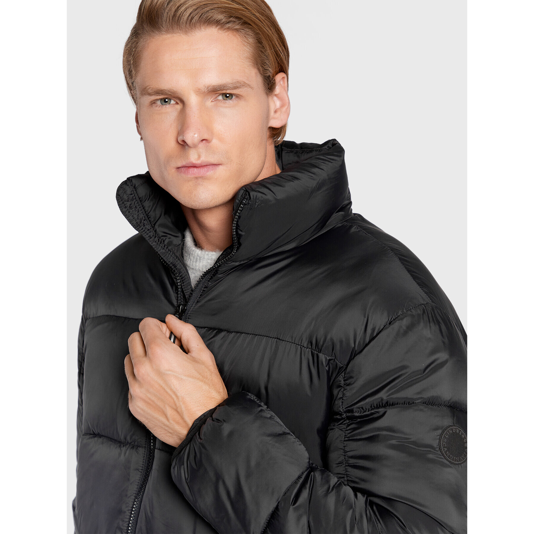 Lindbergh Geacă din puf 30-301093 Negru Regular Fit - Pled.ro