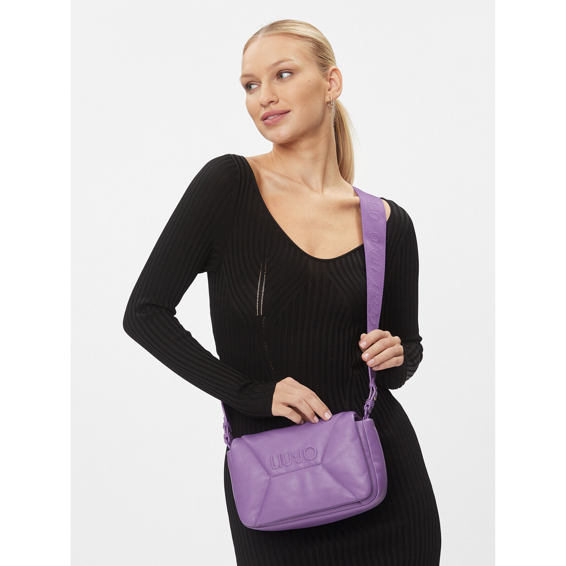 Liu Jo Geantă Ecs M Crossbody AF3308 E0015 Violet - Pled.ro