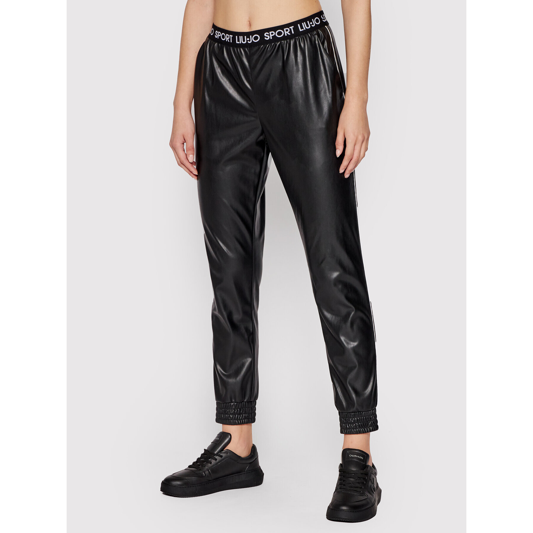 Liu Jo Sport Pantaloni din imitație de piele TF1052 E0641 Negru Regular Fit - Pled.ro