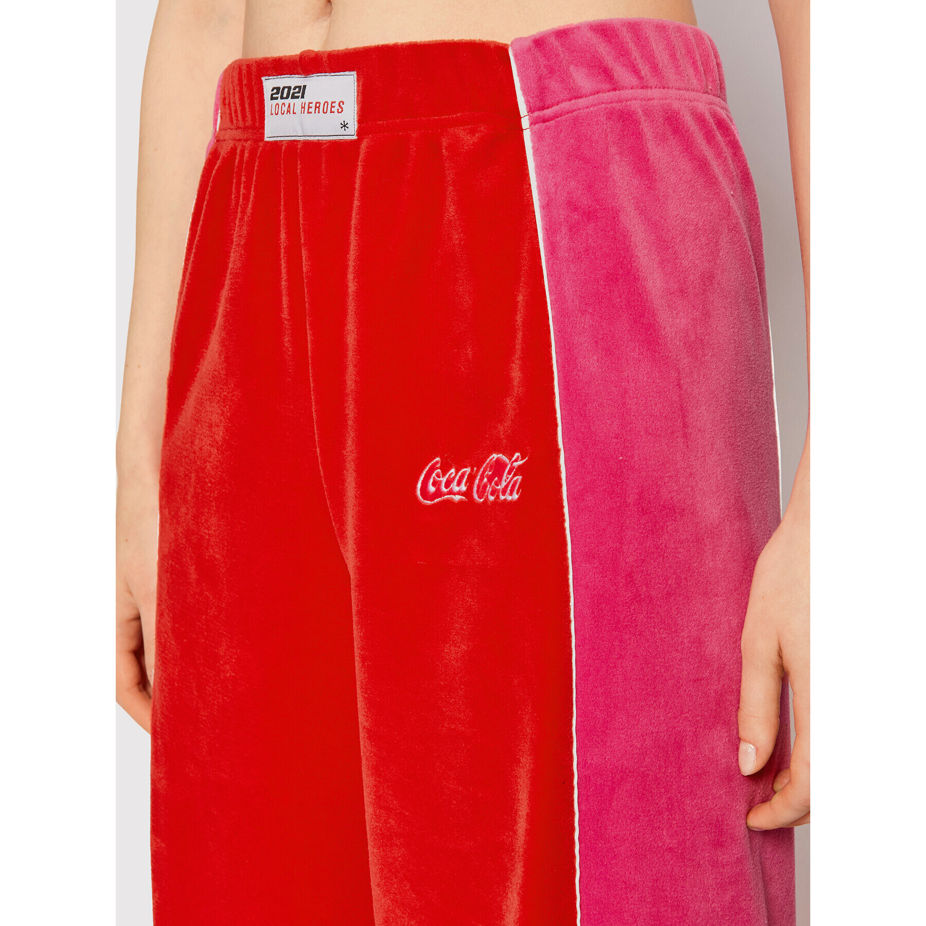 Local Heroes Pantaloni trening COCA-COLA Velour LHCCP004 Roșu Regular Fit - Pled.ro