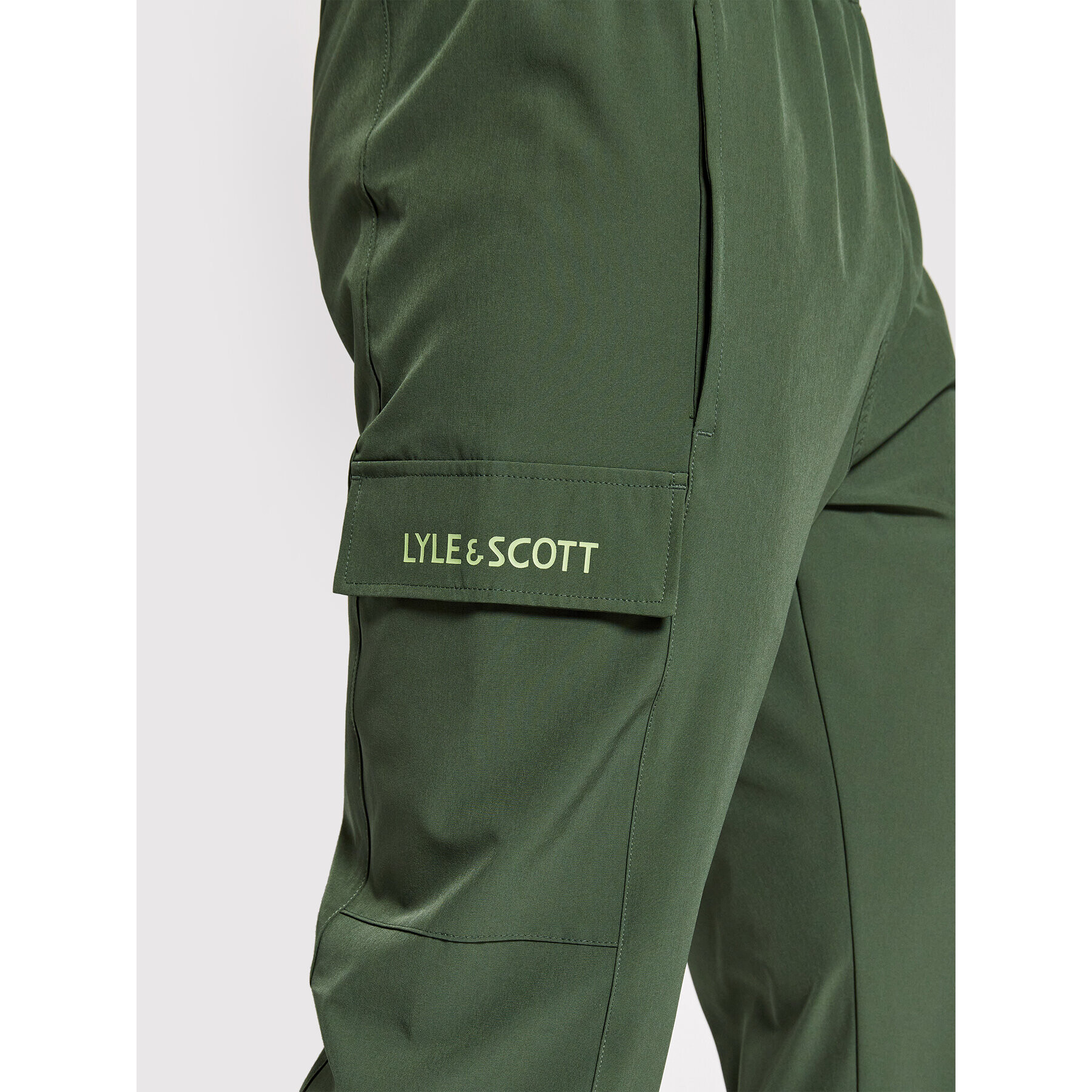 Lyle & Scott Pantaloni trening Retro Utility TR1673SP Verde Regular Fit - Pled.ro