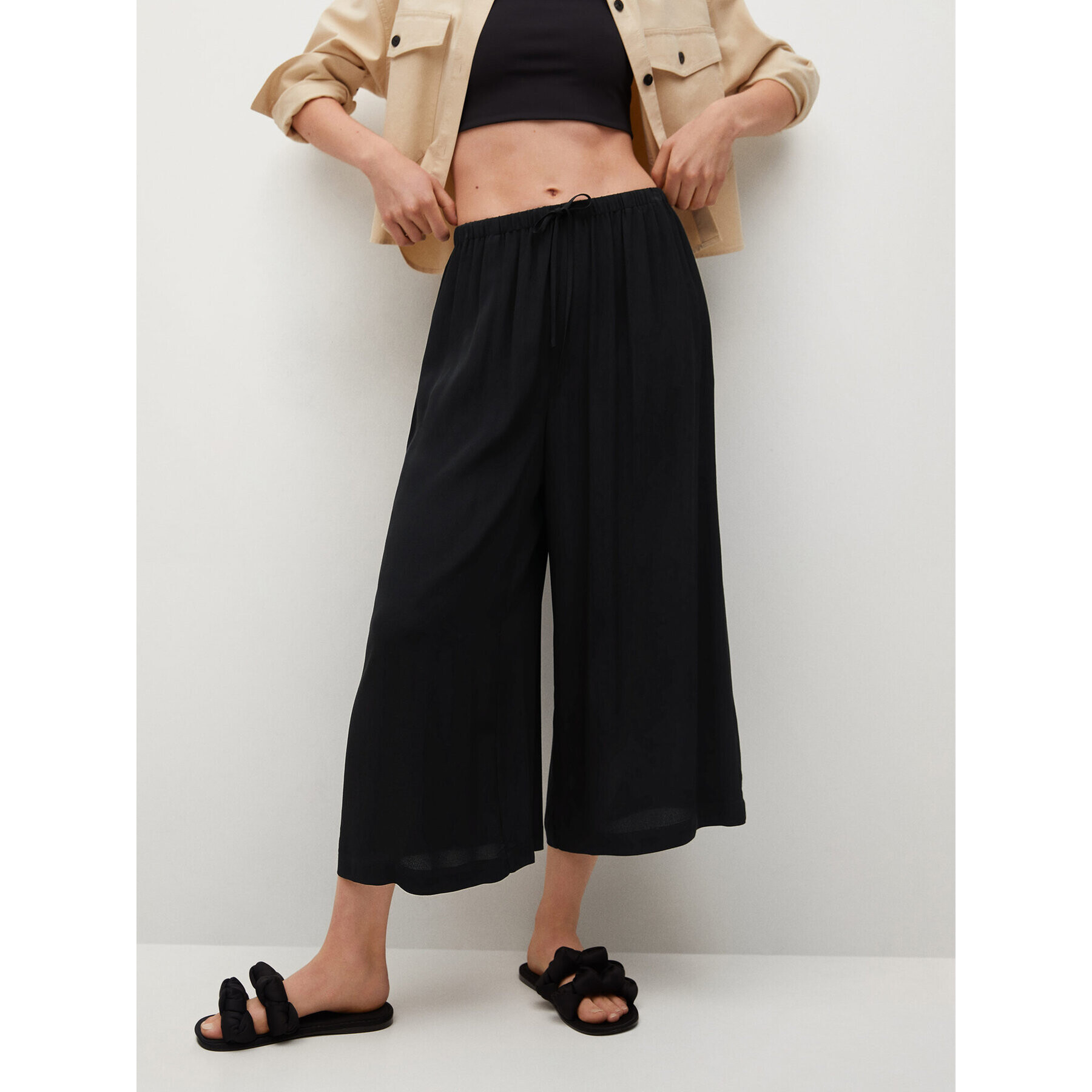 Mango Pantaloni culotte Life 17090125 Negru Relaxed Fit - Pled.ro