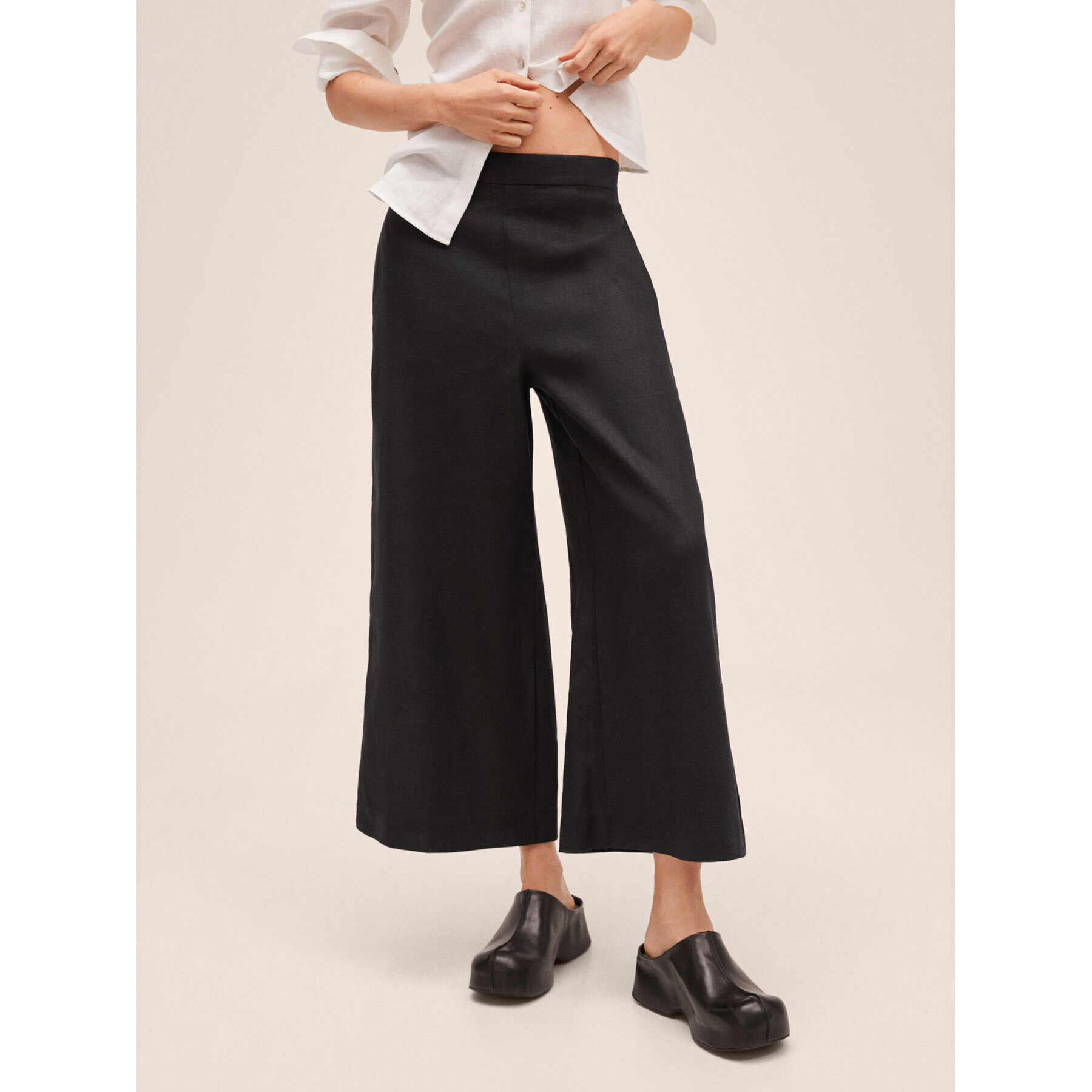 Mango Pantaloni culotte Lote 27017877 Negru Relaxed Fit - Pled.ro