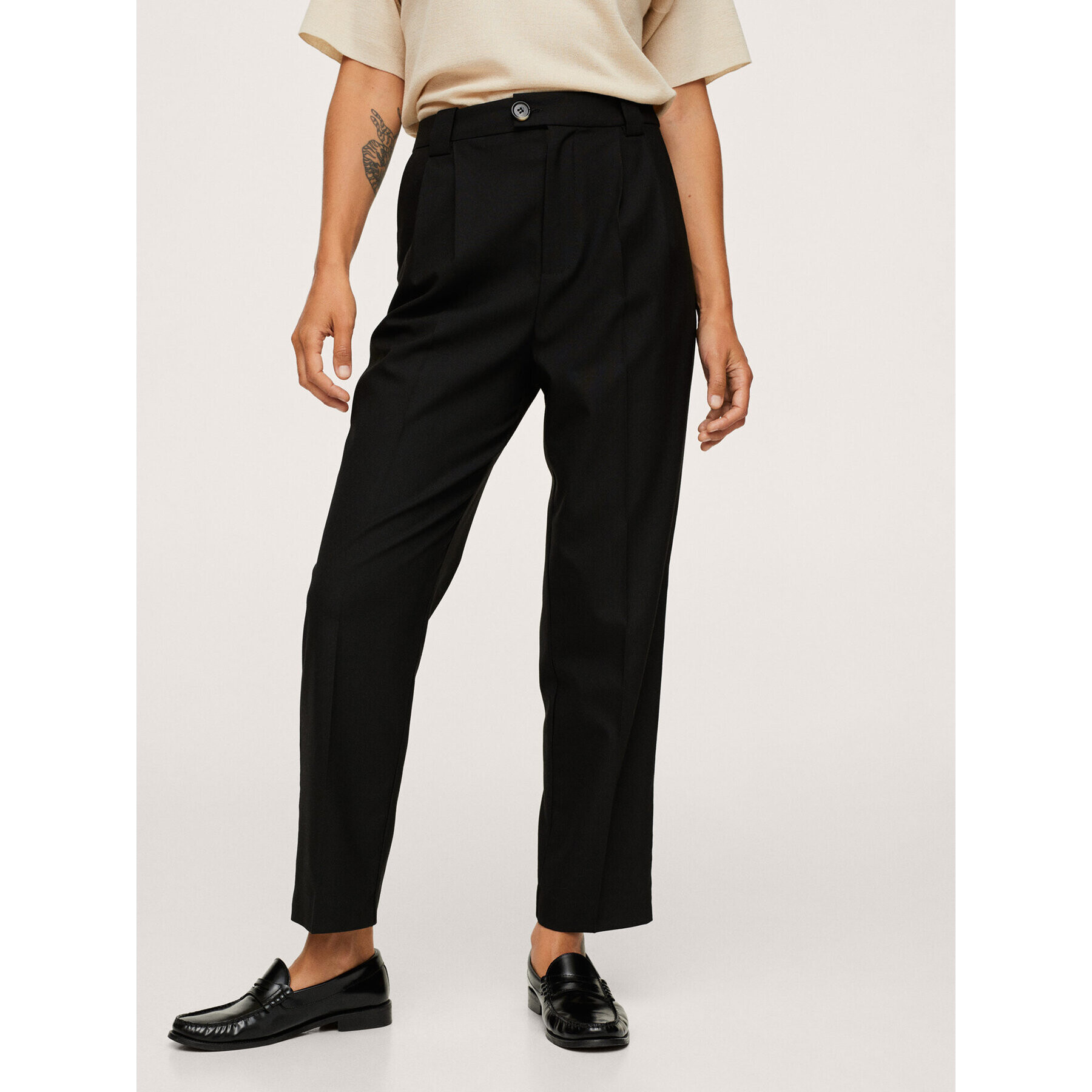 Mango Pantaloni din material Celia 17085137 Negru Relaxed Fit - Pled.ro