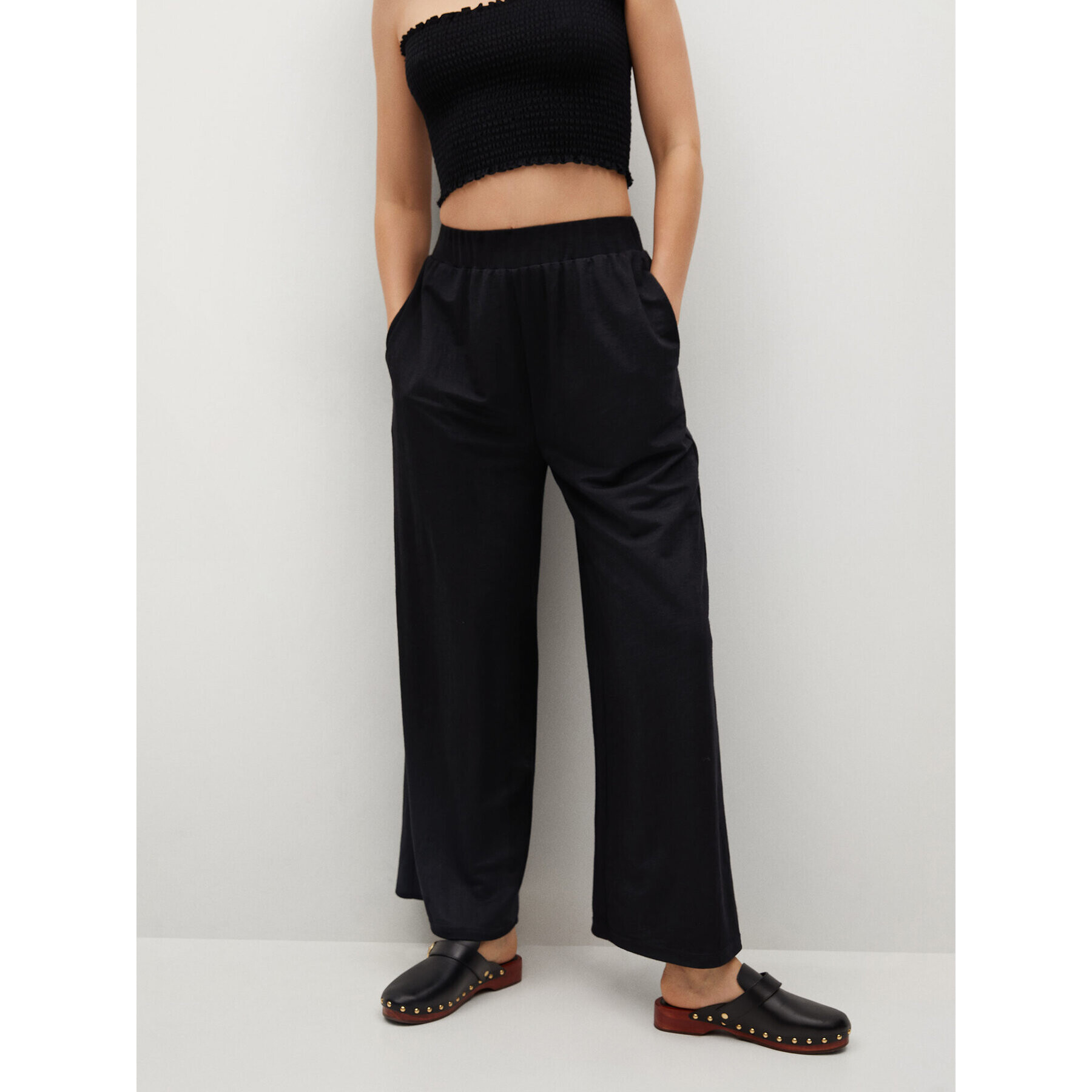 Mango Pantaloni din material Tamara 17090142 Negru Relaxed Fit - Pled.ro