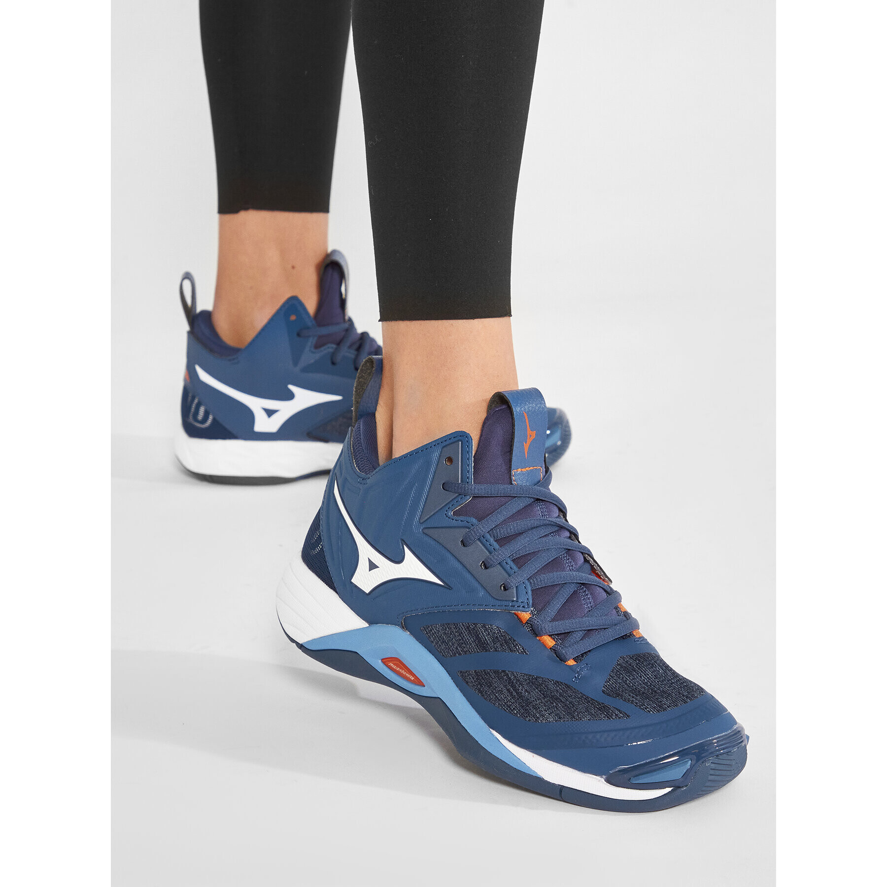 Mizuno Pantofi Wave Momentum 2 Mid V1GA211721 Bleumarin - Pled.ro