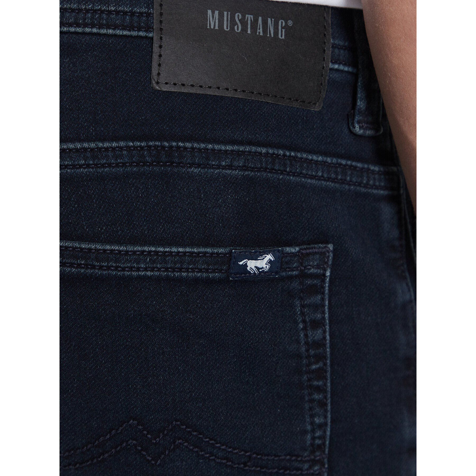 Mustang Pantaloni scurți de blugi Chicago 1013432 Bleumarin Regular Fit - Pled.ro