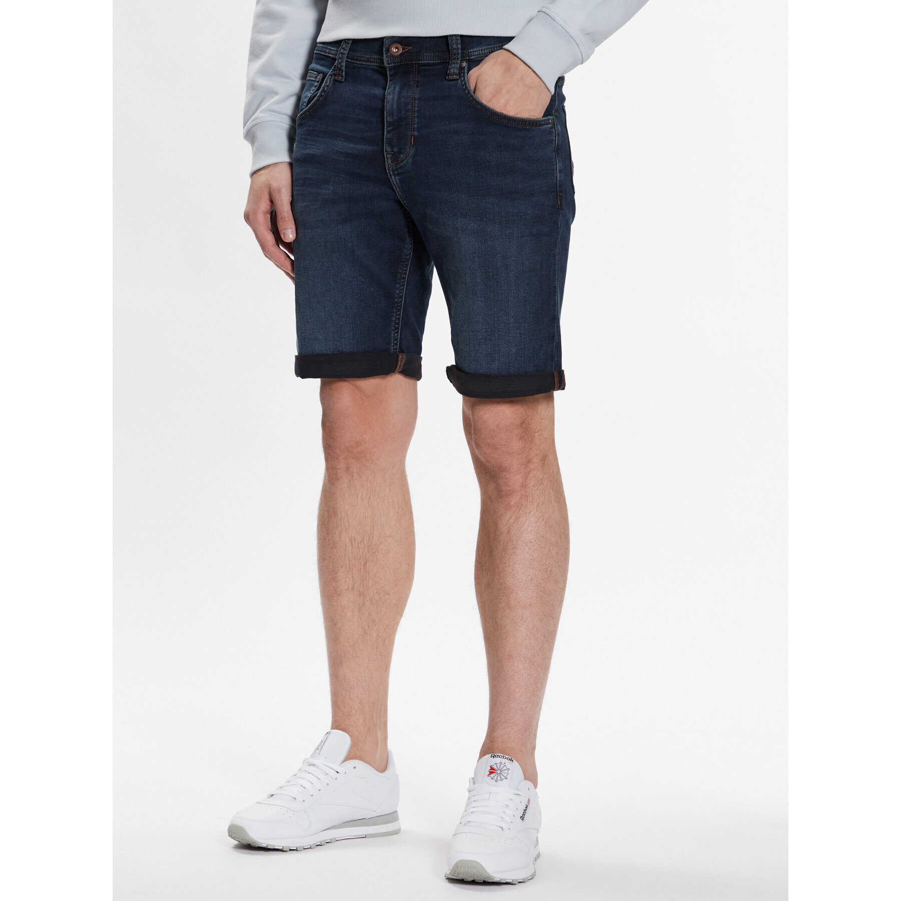 Mustang Pantaloni scurți de blugi Chicago 1013432 Bleumarin Regular Fit - Pled.ro