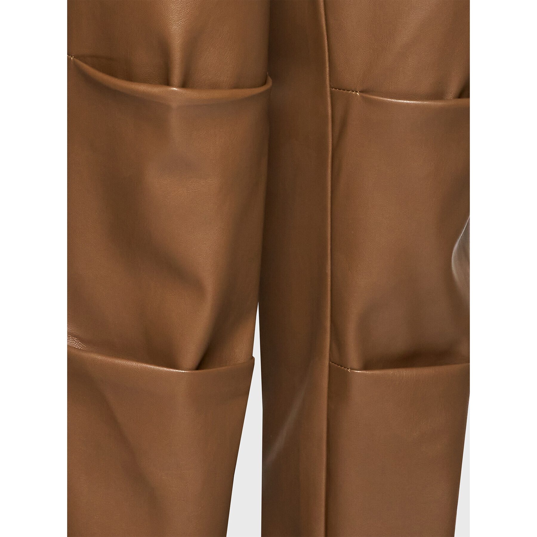 NA-KD Pantaloni din imitație de piele 1018-009353-1408-581 Maro Regular Fit - Pled.ro